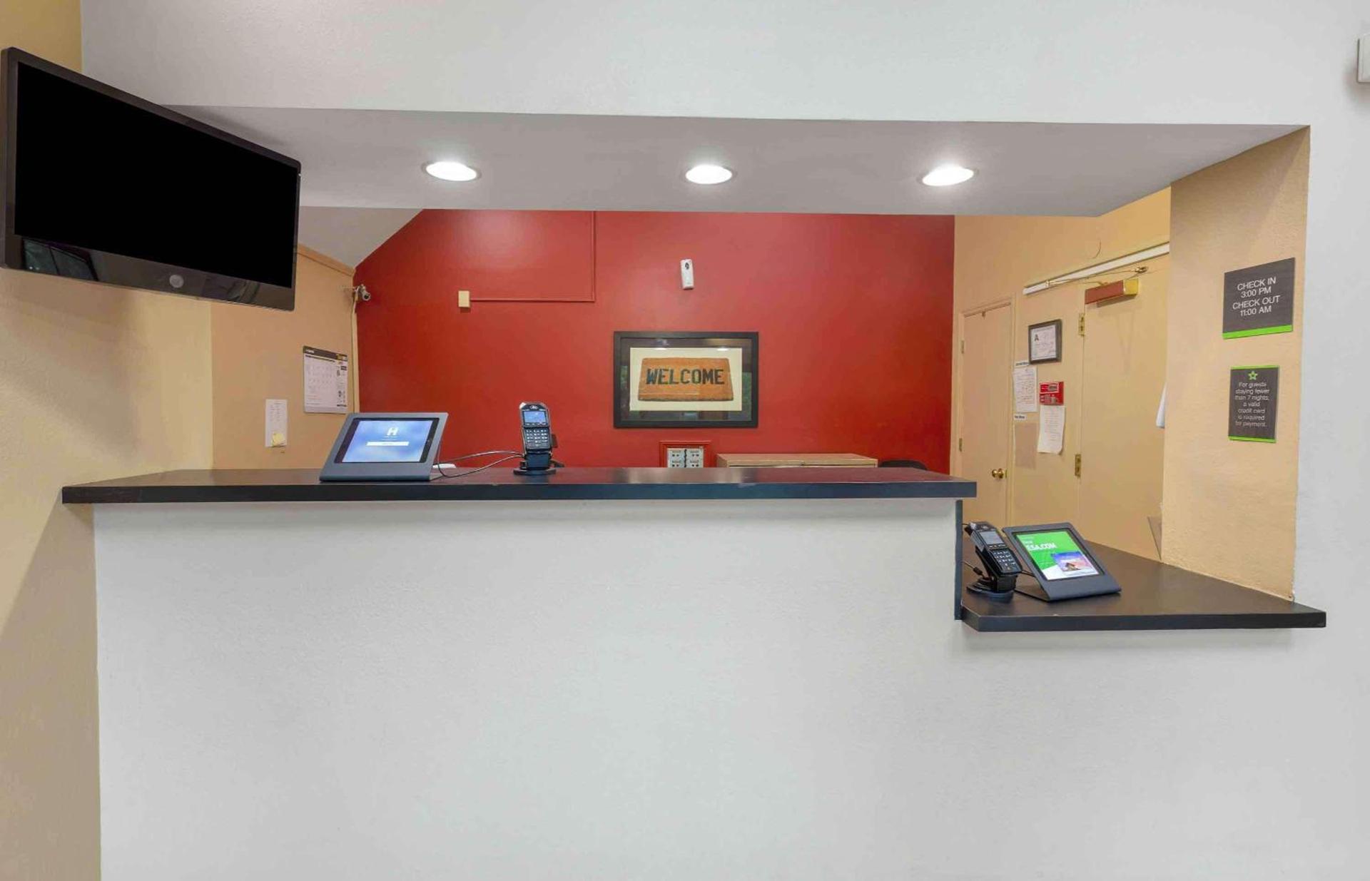 Suburban Studios Cary - RDU Airport photo 6