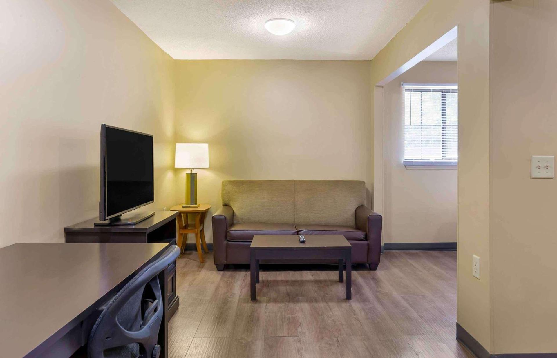 Suburban Studios Cary - RDU Airport photo 21
