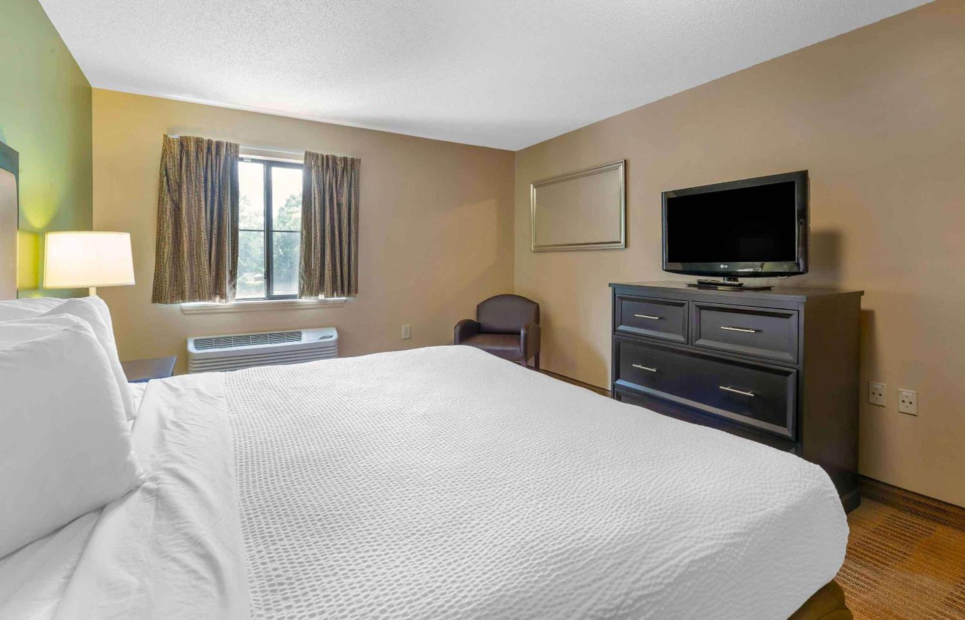 Suburban Studios Cary - RDU Airport photo 28