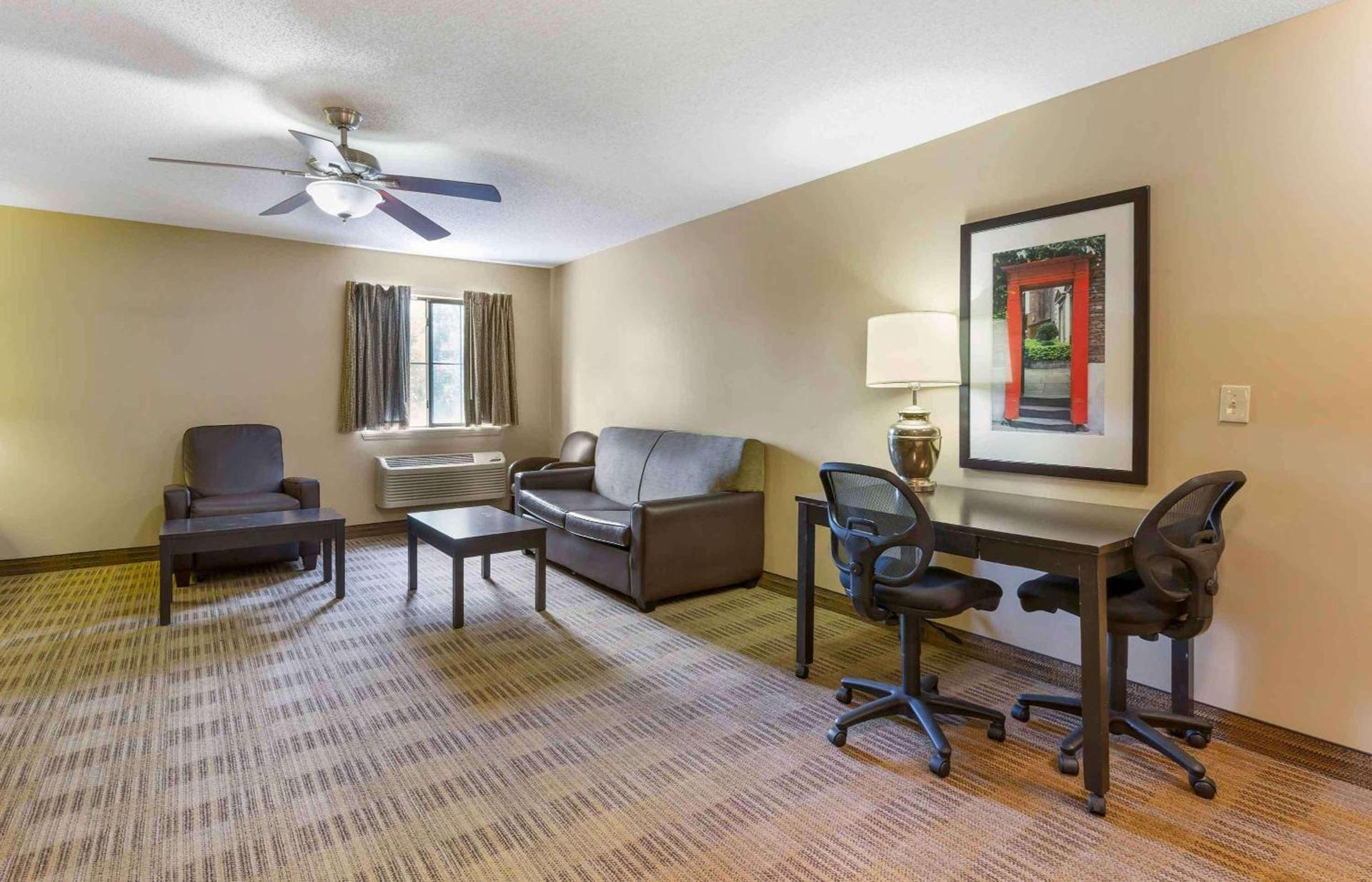 Suburban Studios Cary - RDU Airport photo 29