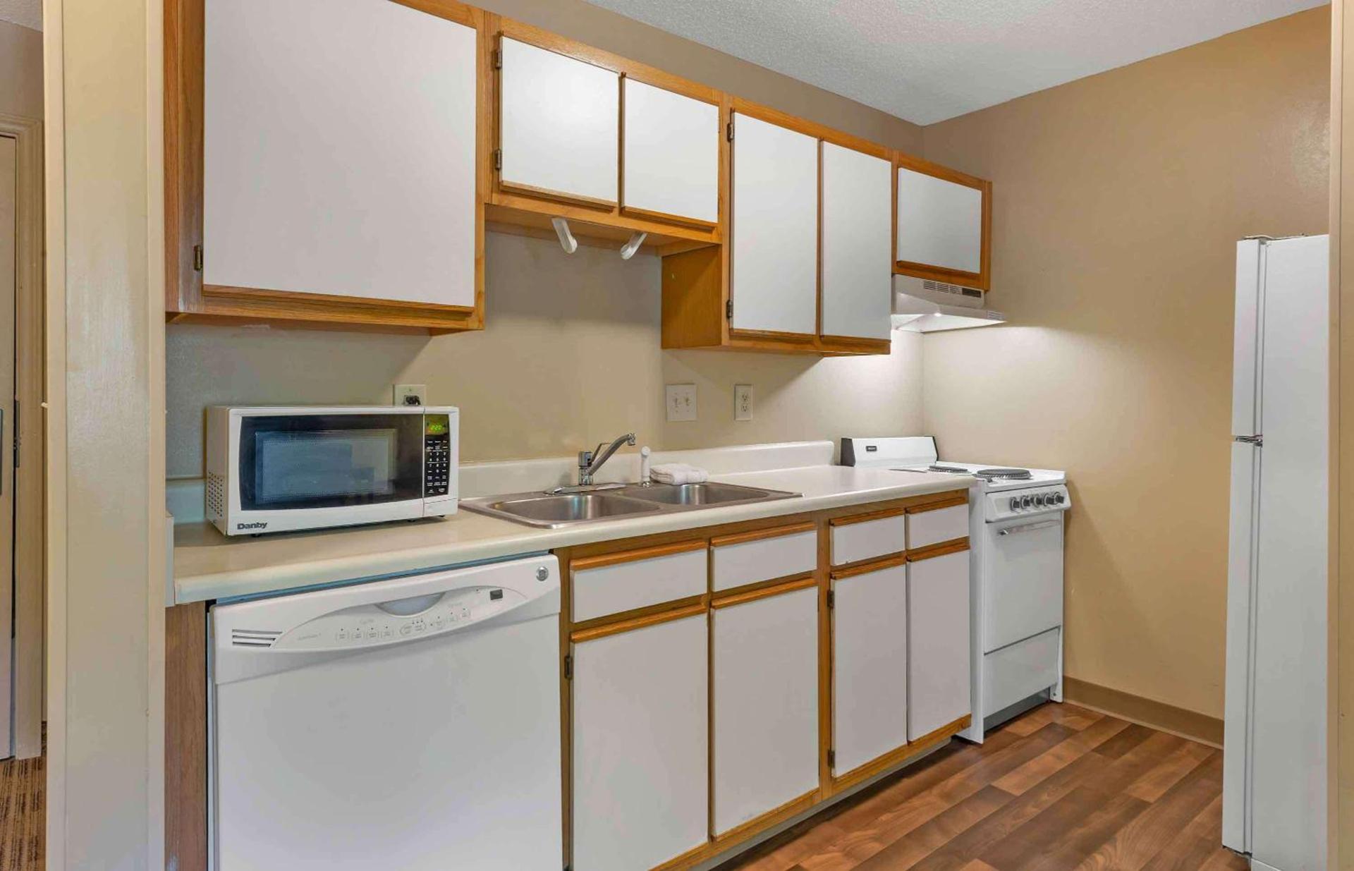 Suburban Studios Cary - RDU Airport photo 30
