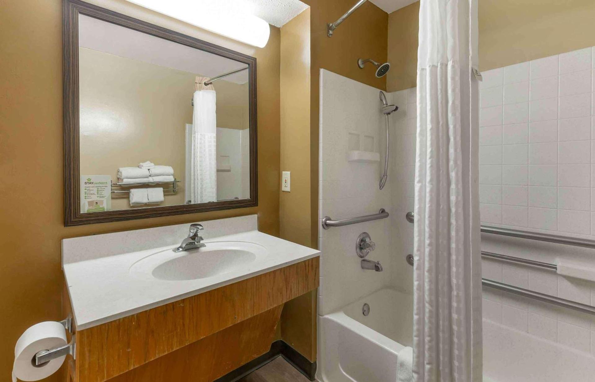 Suburban Studios Cary - RDU Airport photo 34