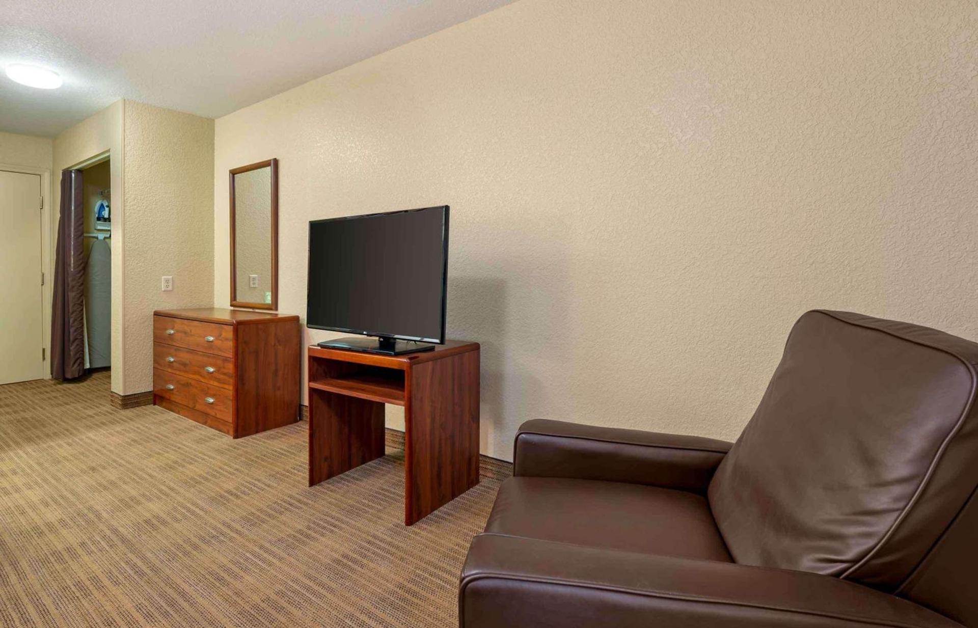Extended Stay America Suites - Fort Wayne - North photo 13