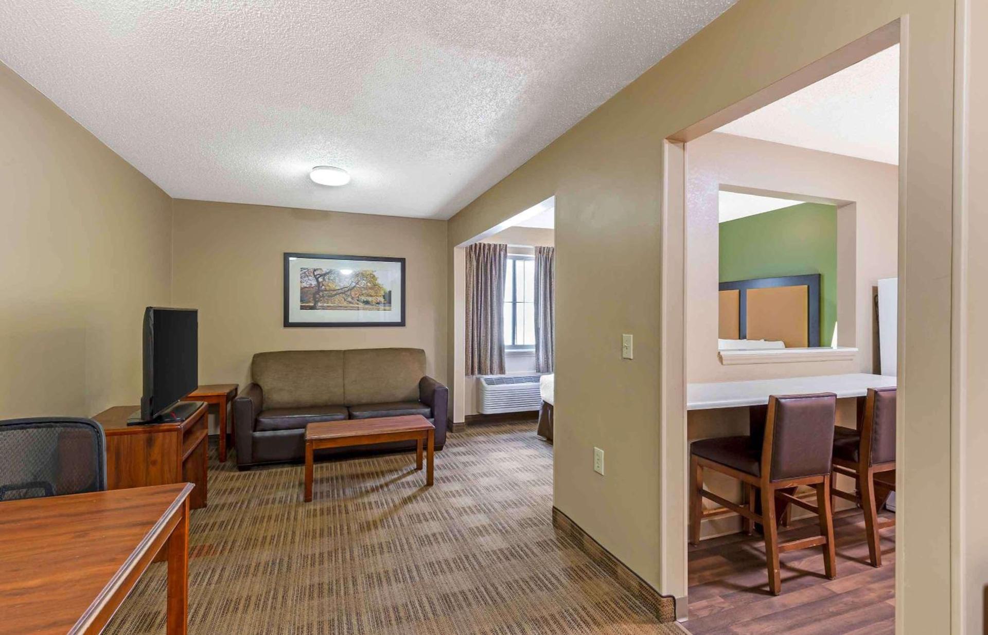 Extended Stay America Suites - Raleigh - North Raleigh - Wake Towne Dr photo 19