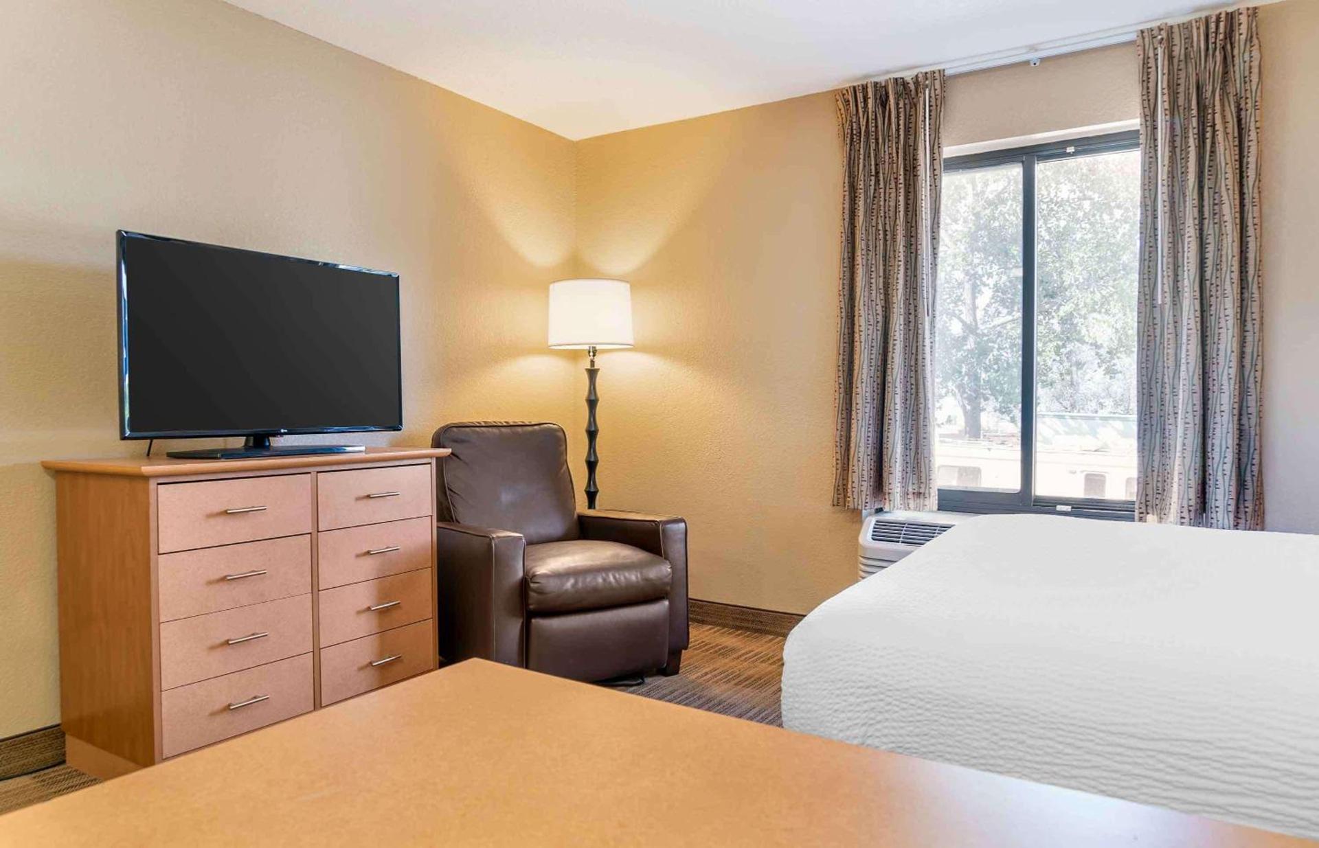 Extended Stay America Select Suites - Detroit - Warren photo 5