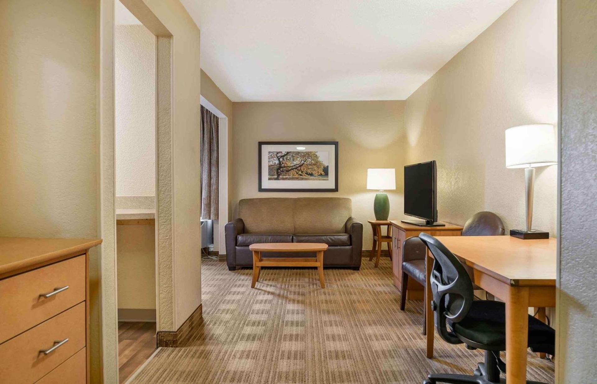 Extended Stay America Select Suites - Detroit - Warren photo 9