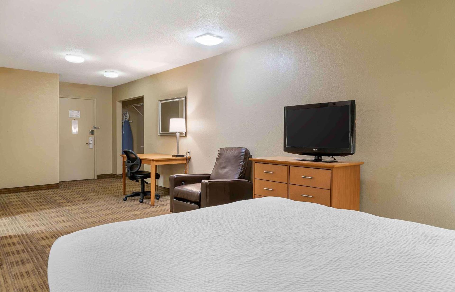 Extended Stay America Select Suites - Detroit - Warren photo 17