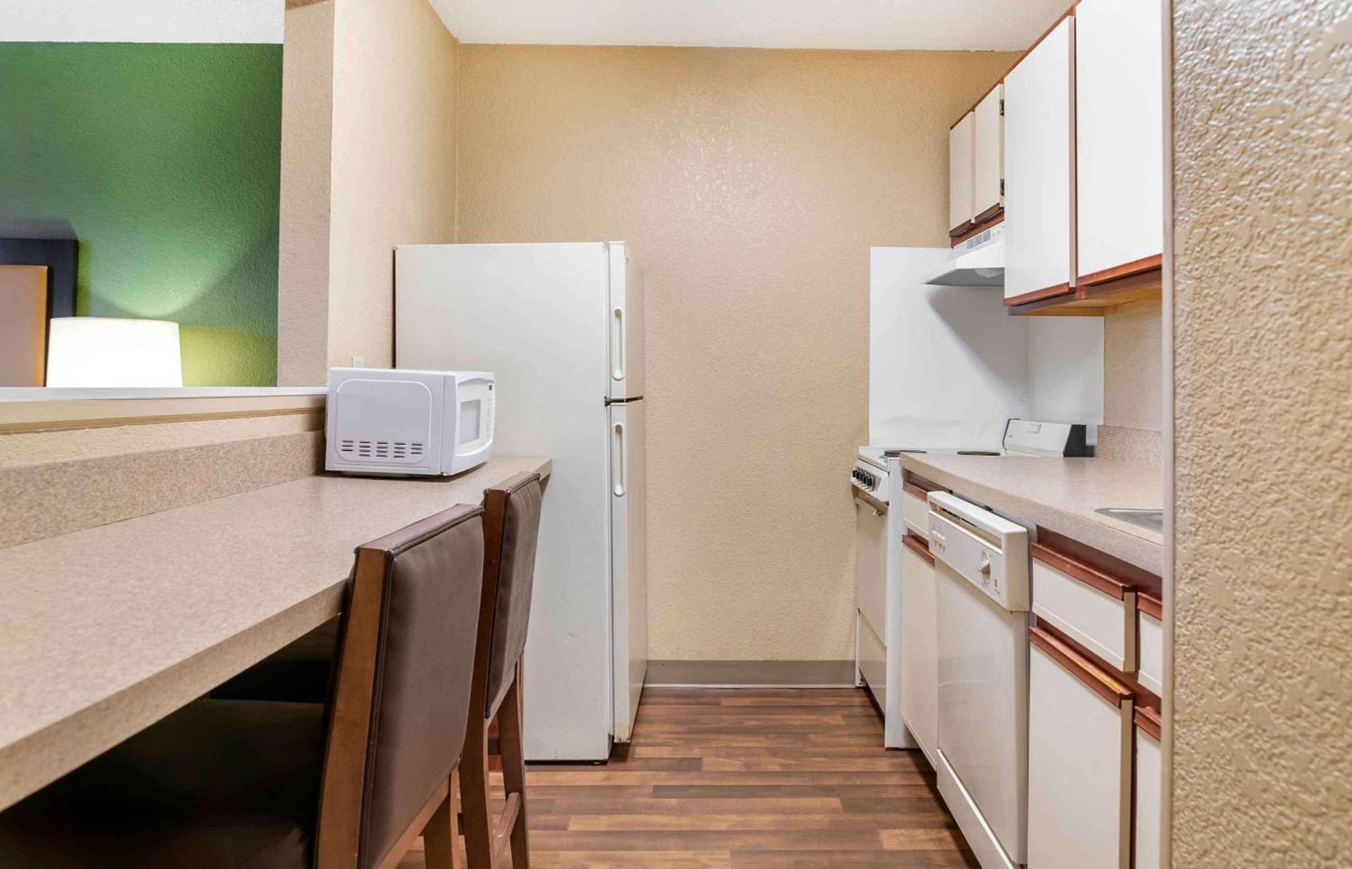 Extended Stay America Select Suites - Detroit - Warren photo 19