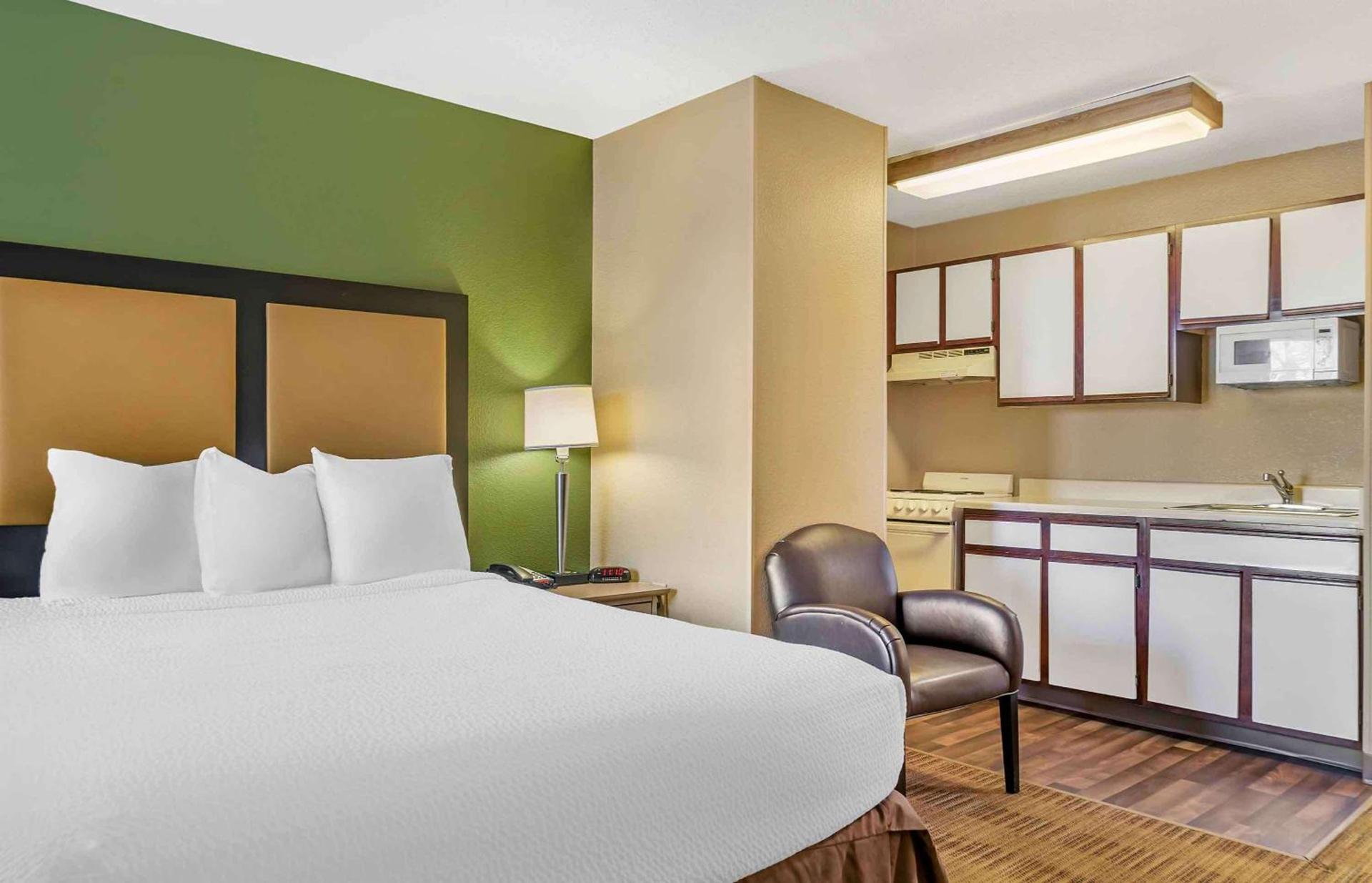 Extended Stay America Select Suites - Detroit - Ann Arbor - University South photo 6