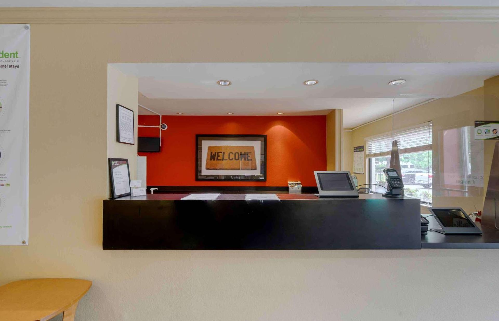 Extended Stay America Select Suites Tampa Airport Memorial Hwy photo 4