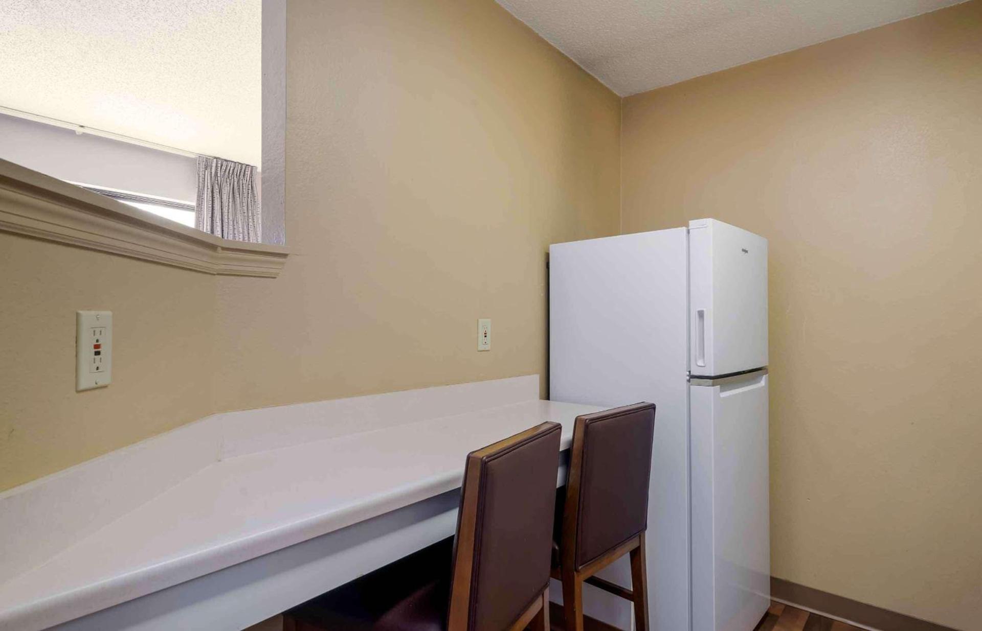 Extended Stay America Select Suites Tampa Airport Memorial Hwy photo 18