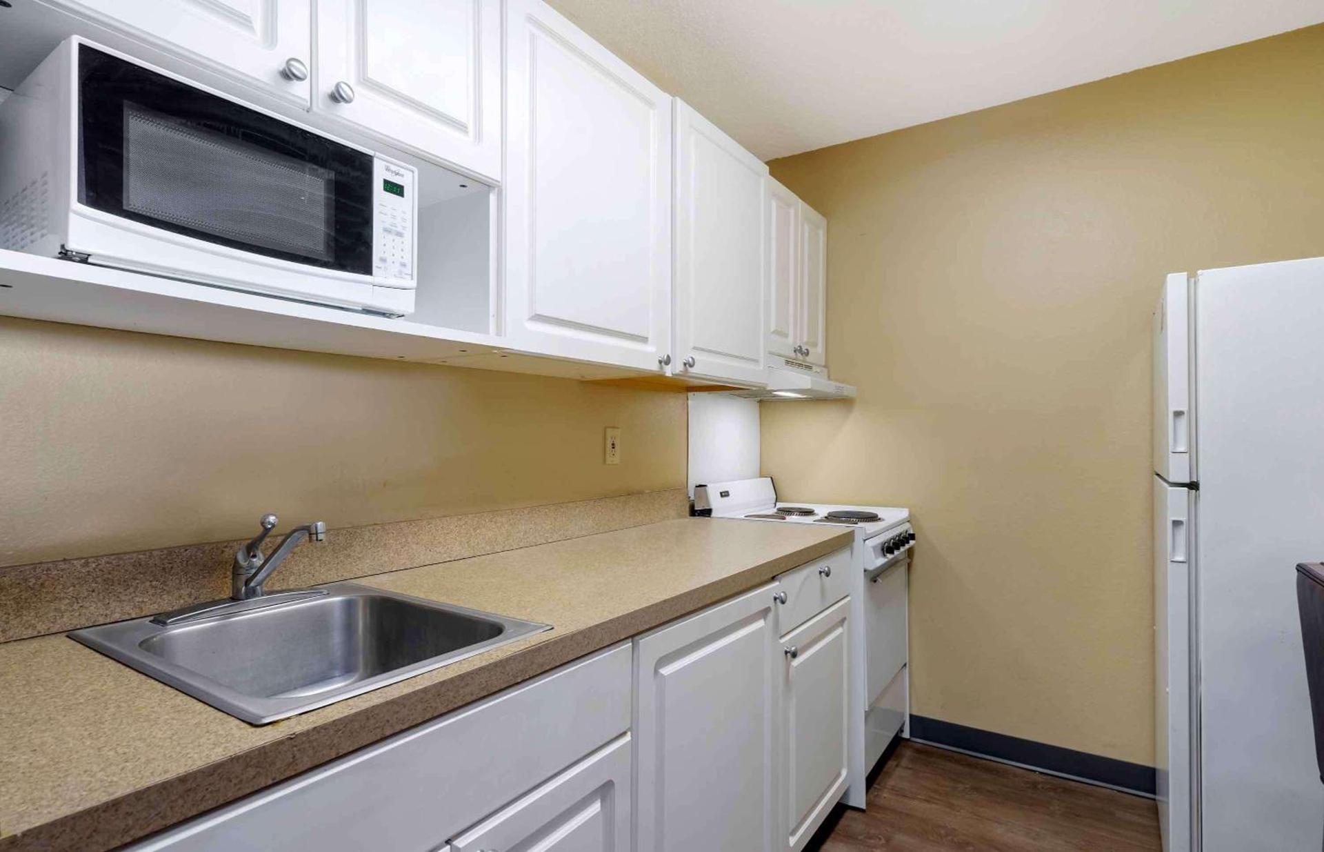 Extended Stay America Select Suites Tampa Airport Memorial Hwy photo 22