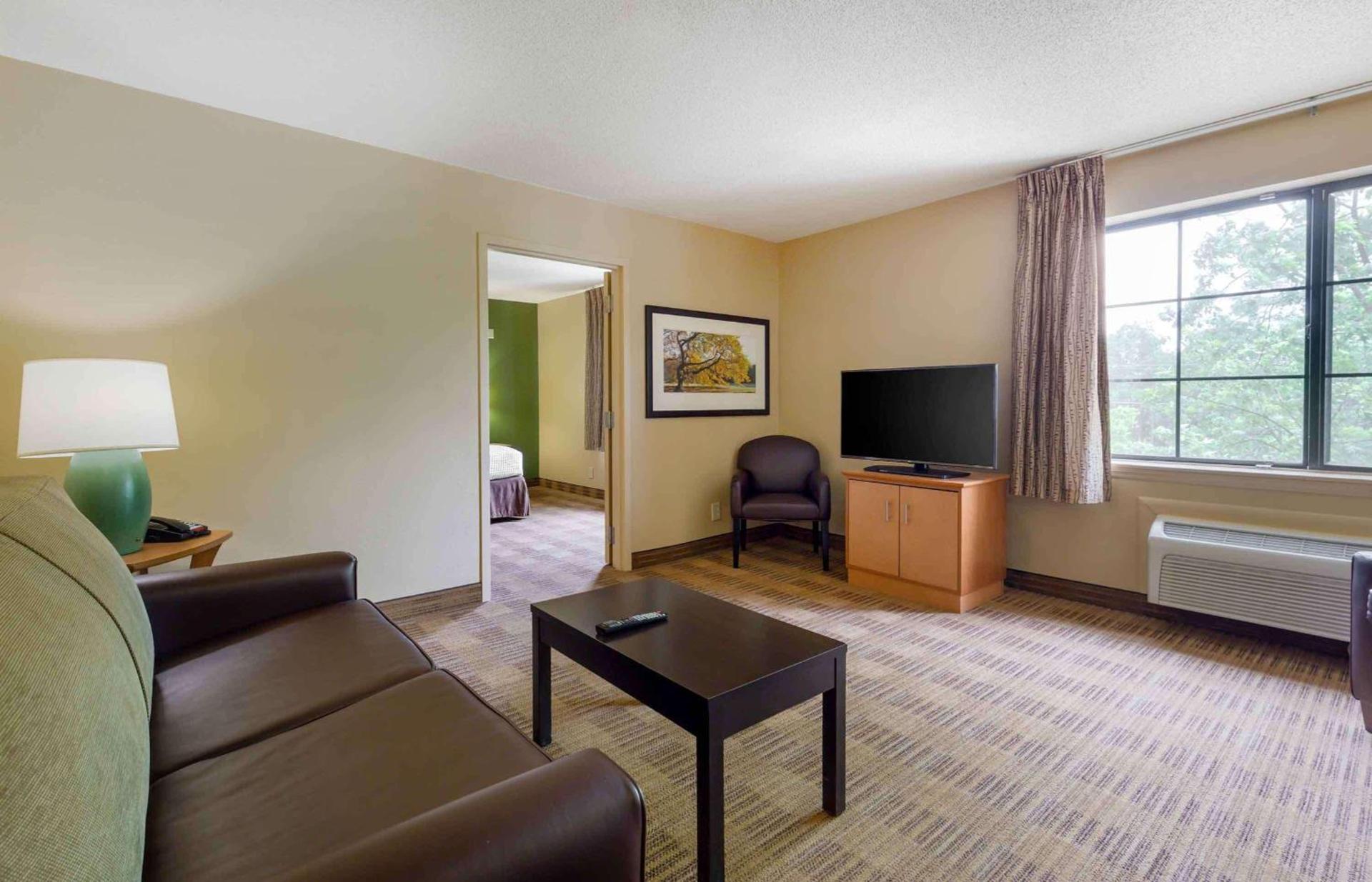 Extended Stay America Select Suites Tampa Airport Memorial Hwy photo 26