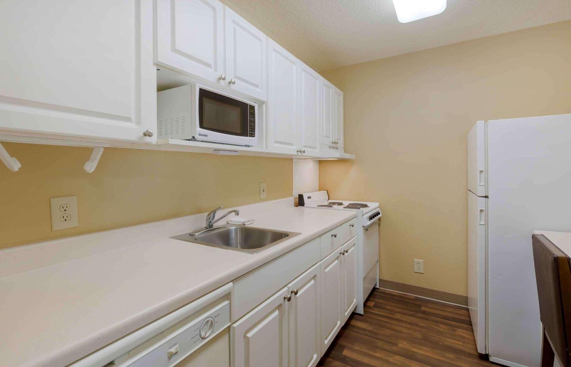 Extended Stay America Select Suites Tampa Airport Memorial Hwy photo 27