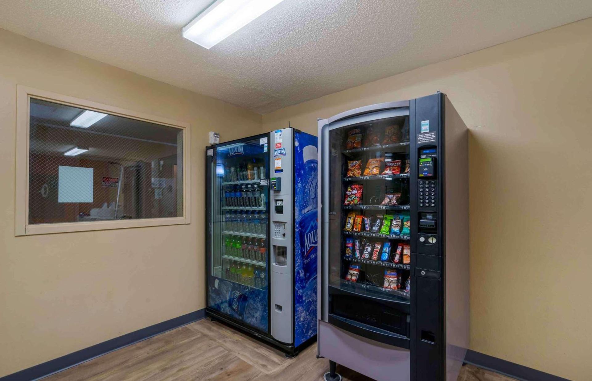 Extended Stay America Select Suites Tampa Airport Memorial Hwy photo 34