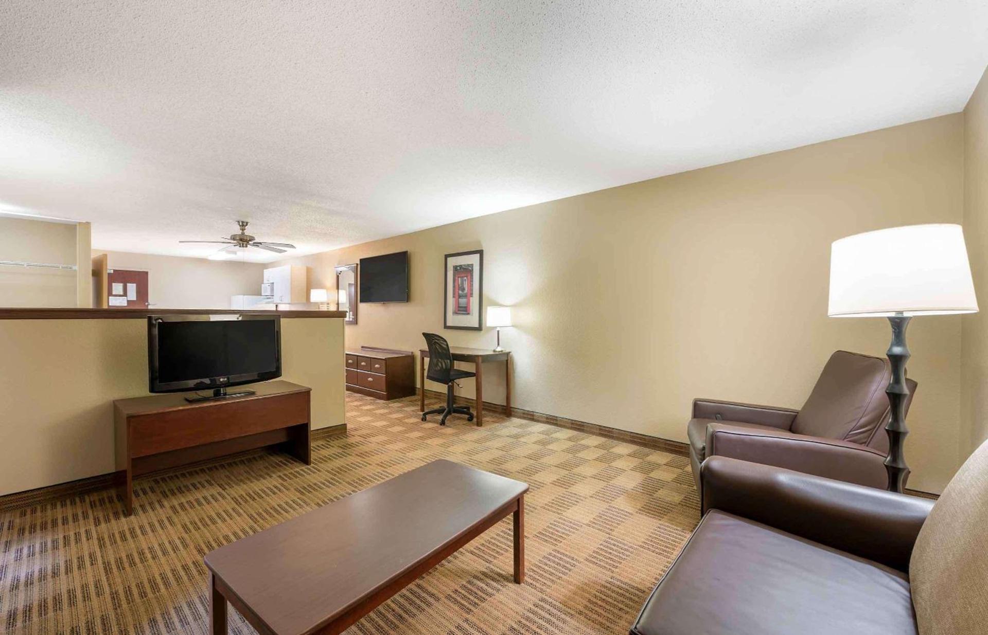 Extended Stay America Suites - Hampton - Coliseum photo 21