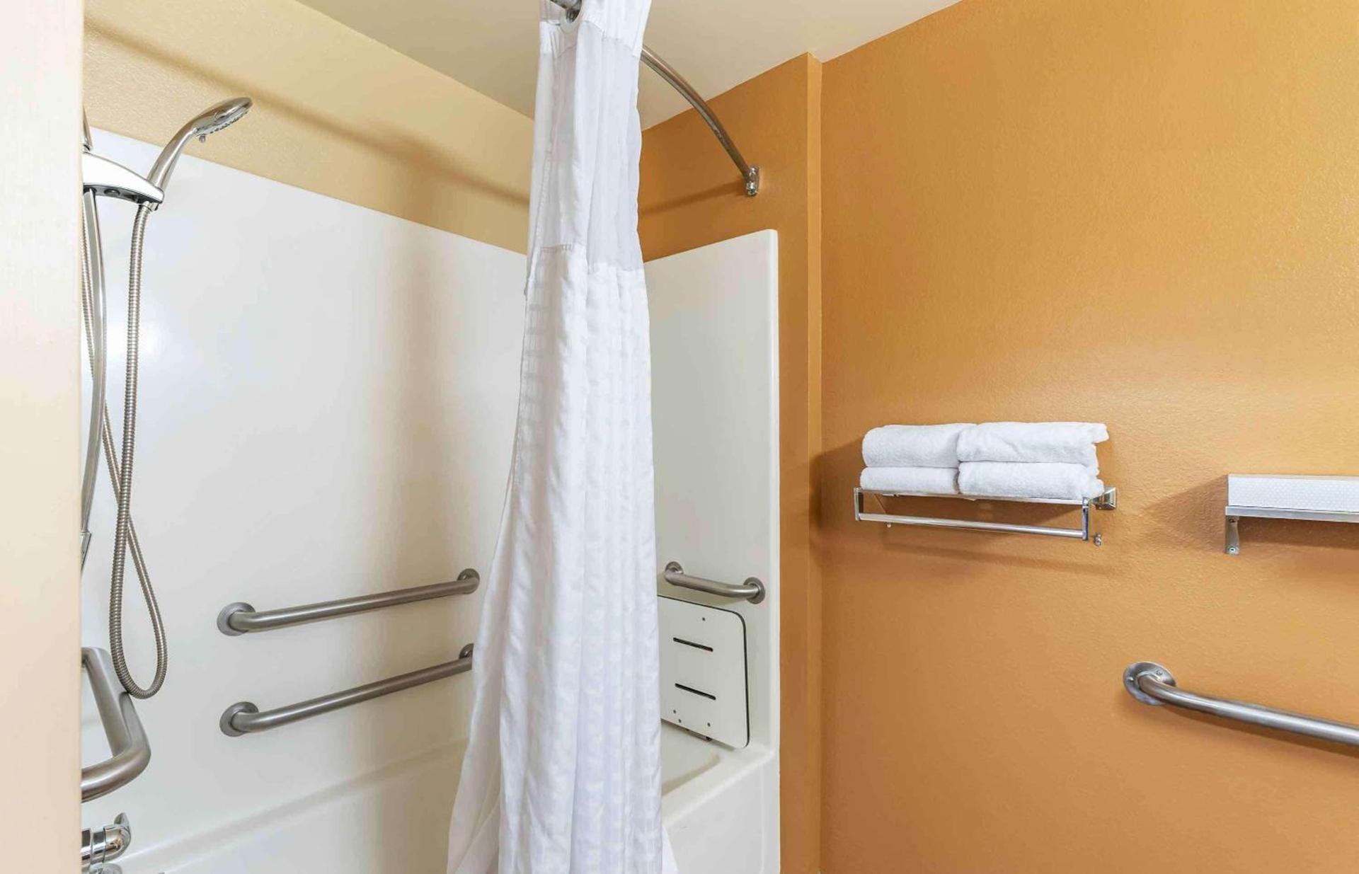 Extended Stay America Suites - Hampton - Coliseum photo 24