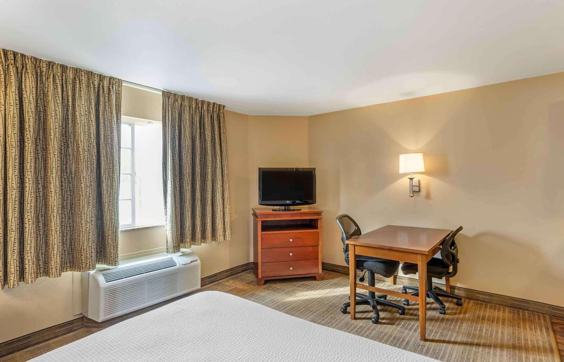 Extended Stay America Suites - Bakersfield - Chester Lane photo 9