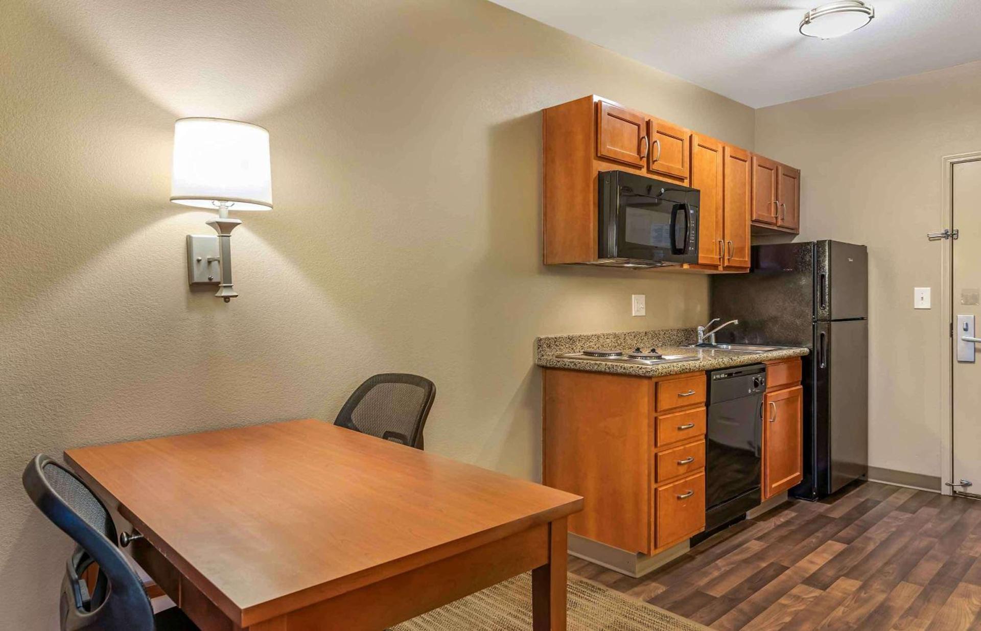 Extended Stay America Suites - Bakersfield - Chester Lane photo 10