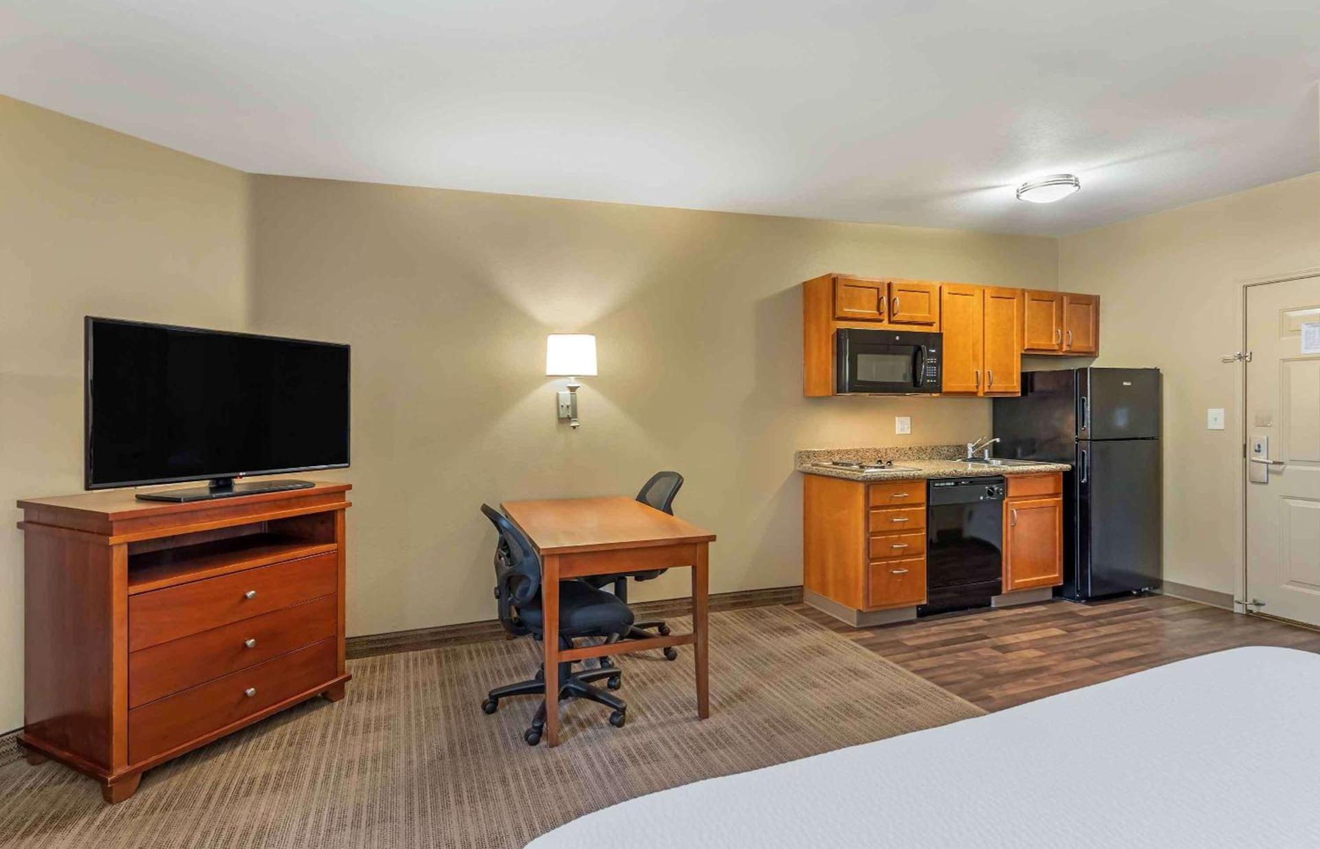 Extended Stay America Suites - Bakersfield - Chester Lane photo 14