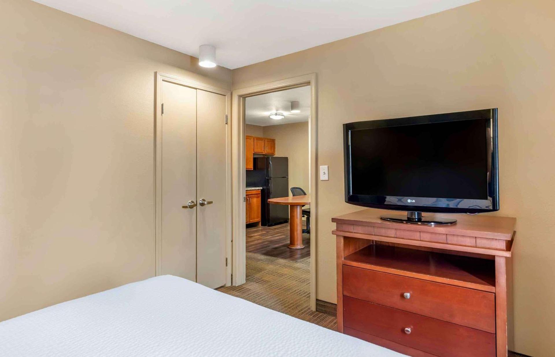 Extended Stay America Suites - Bakersfield - Chester Lane photo 24