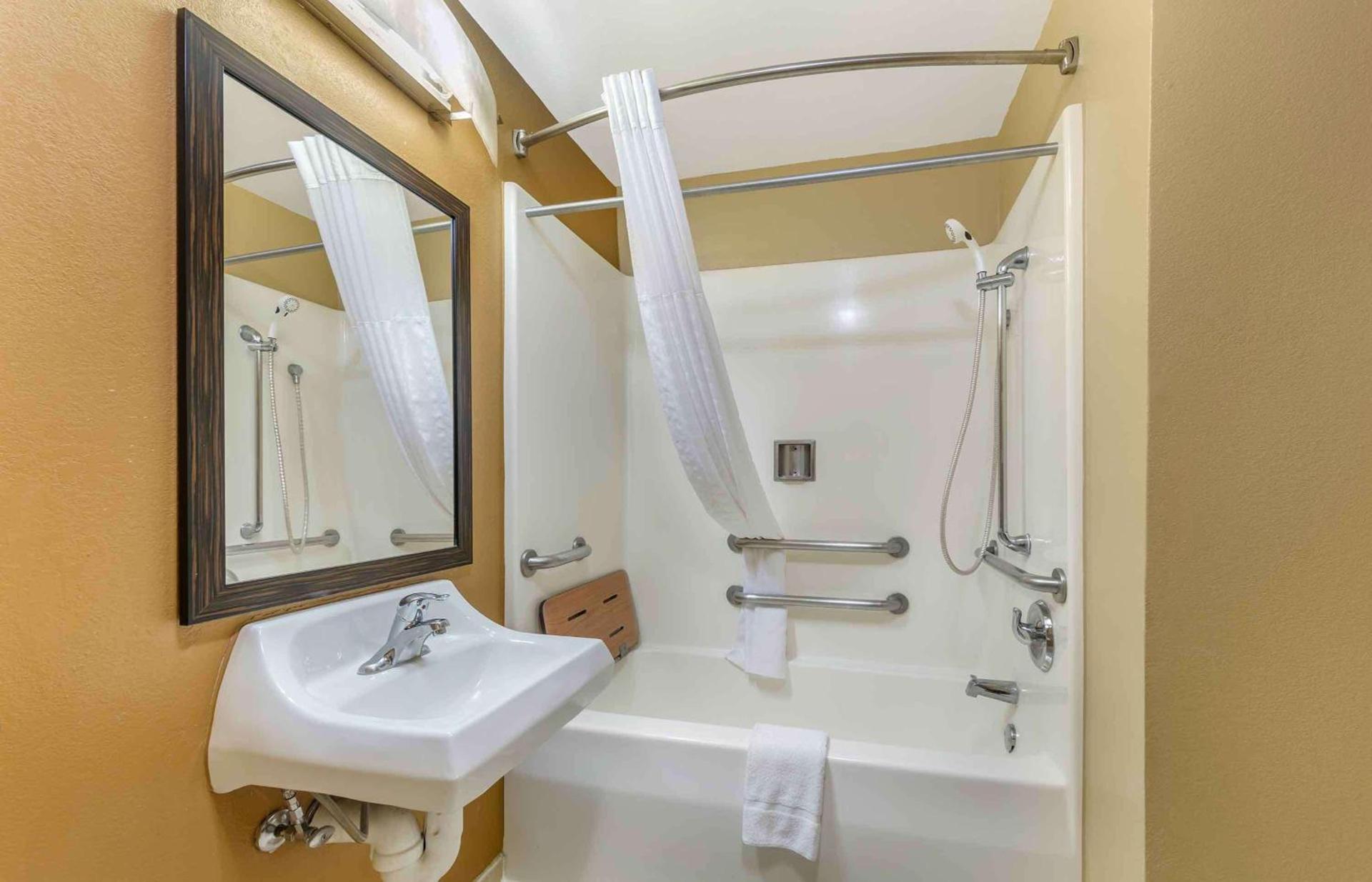 Extended Stay America Suites - Bakersfield - Chester Lane photo 28