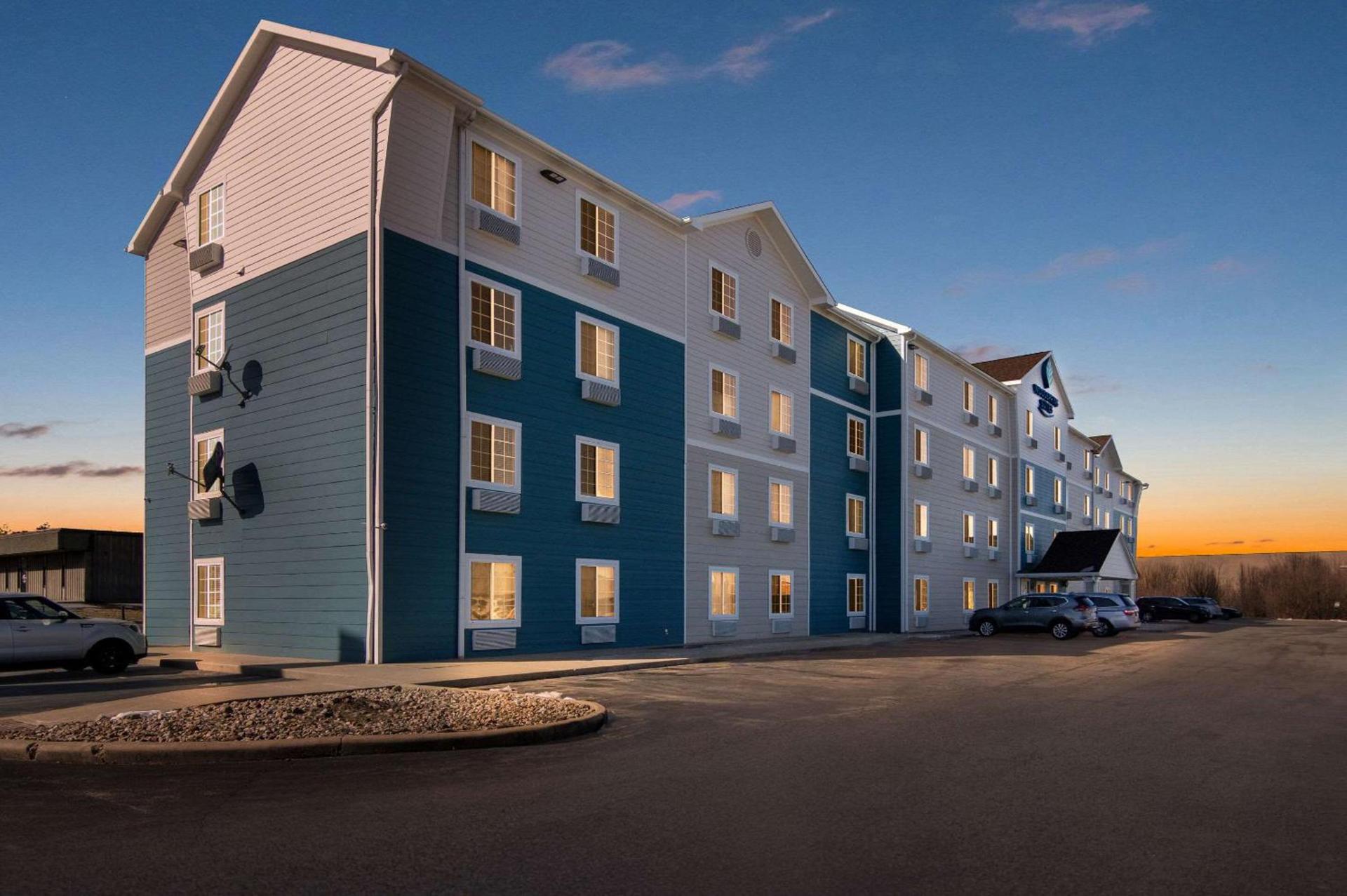 WoodSpring Suites Champaign near University photo 2