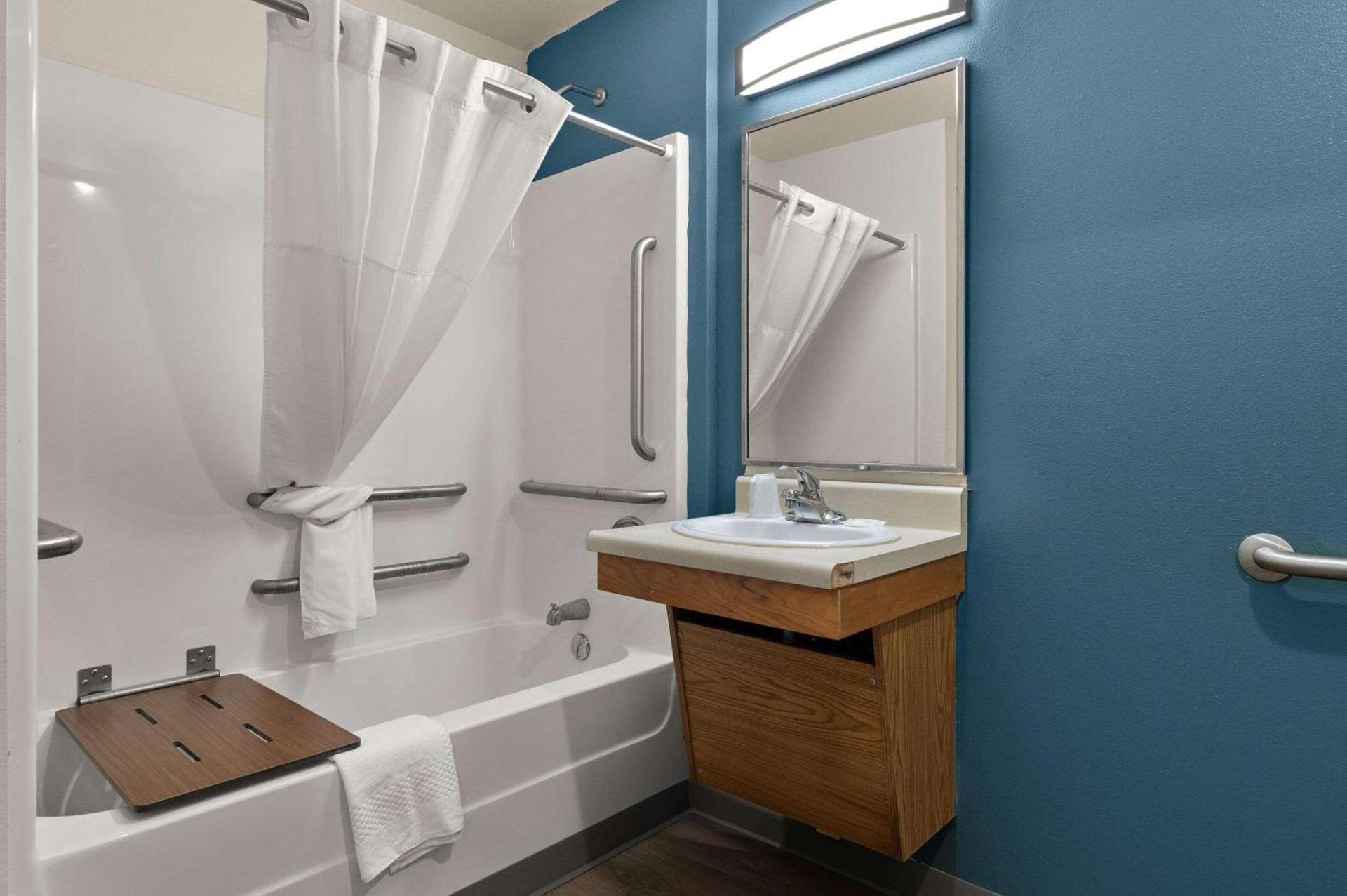 WoodSpring Suites Champaign near University photo 11