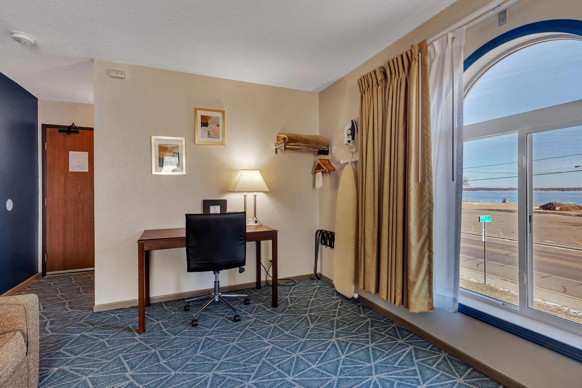 SureStay Hotel by Best Western Spicer photo 56