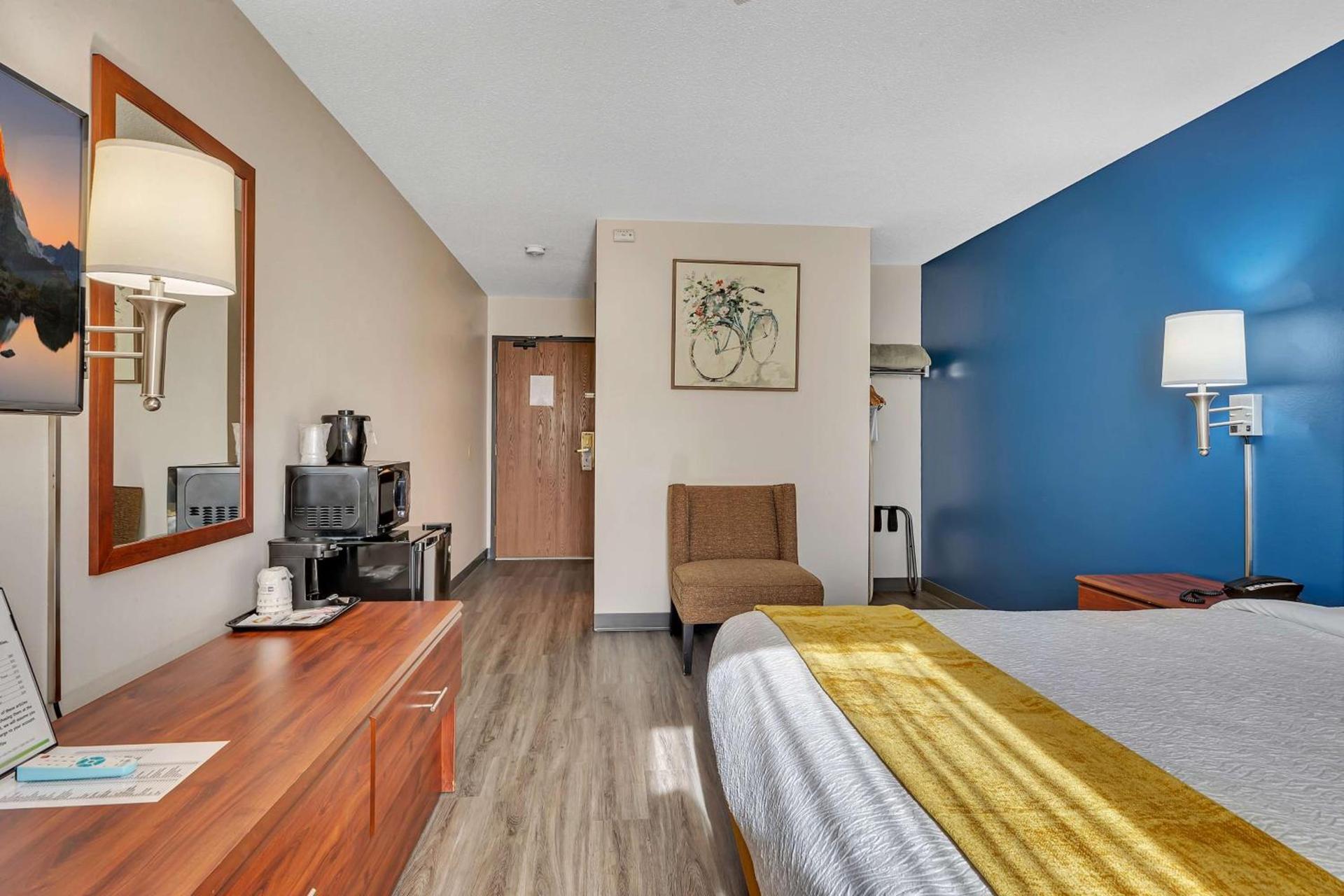 SureStay Hotel by Best Western Spicer photo 58