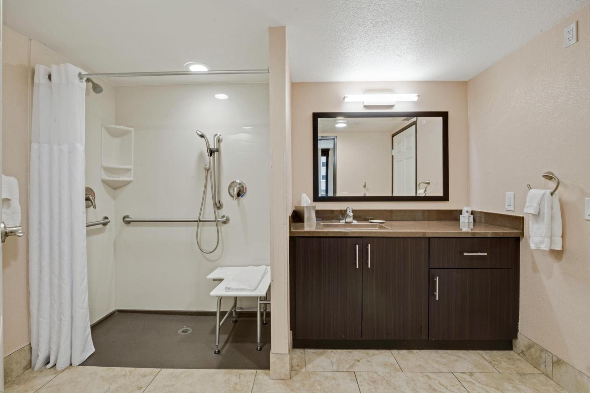 The Carriage House photo 33