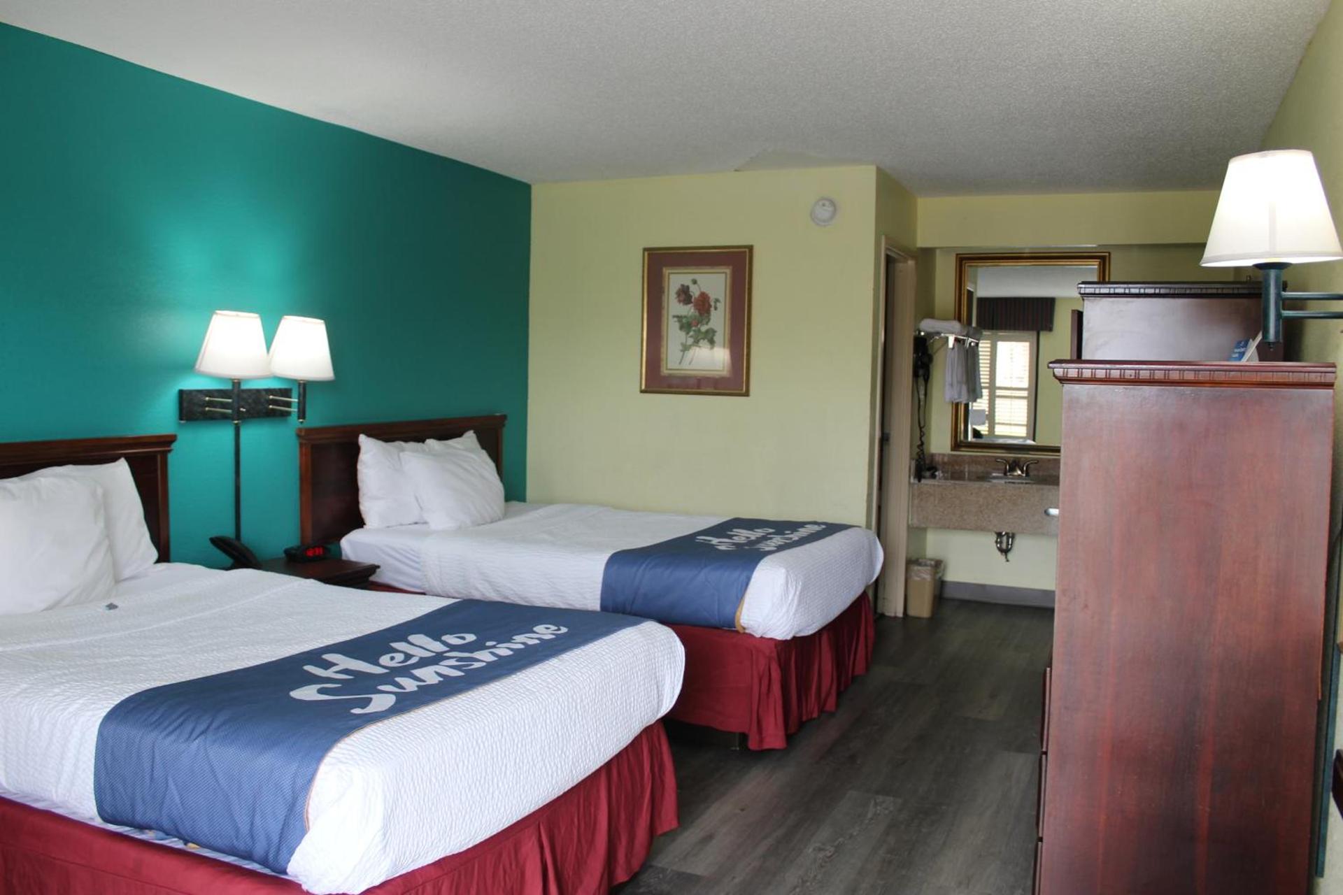 Days Inn by Wyndham Marianna photo 35