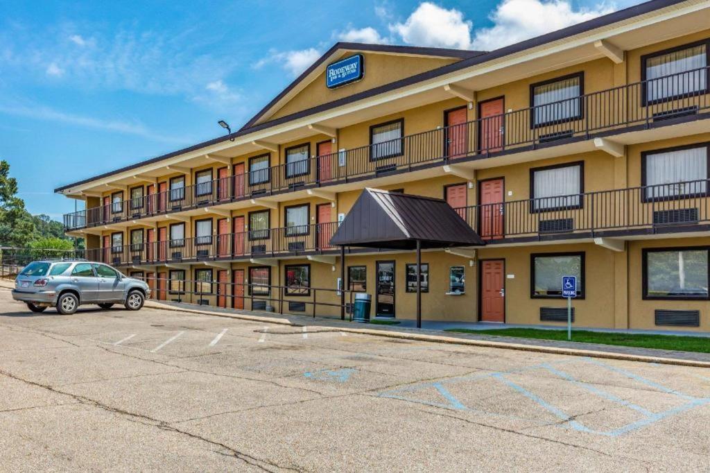 Rodeway Inn & Suites photo 5