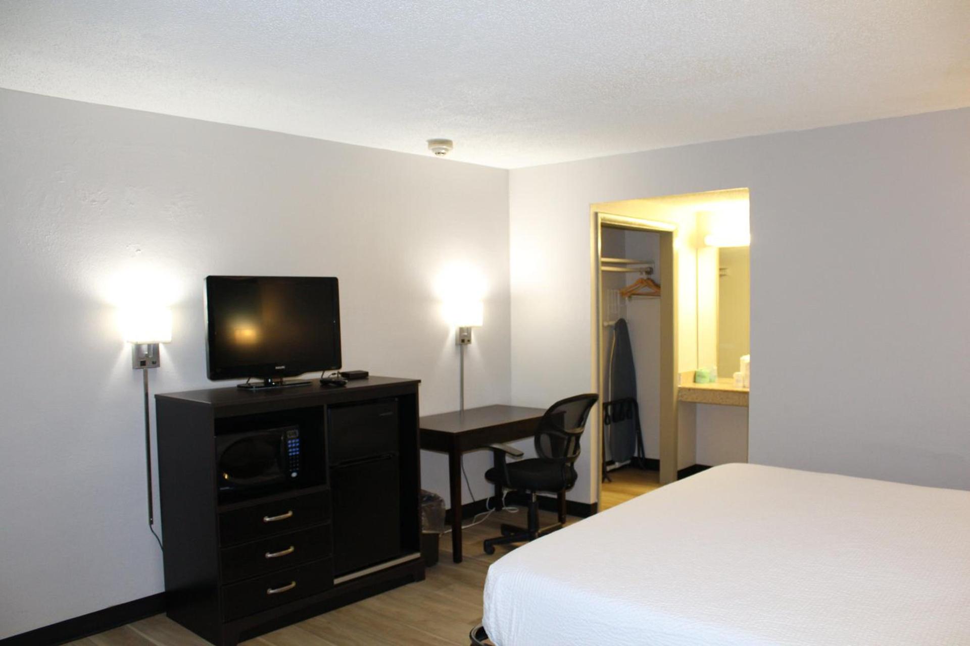 Days Inn by Wyndham Wrightstown McGuire AFB Bordentown photo 95