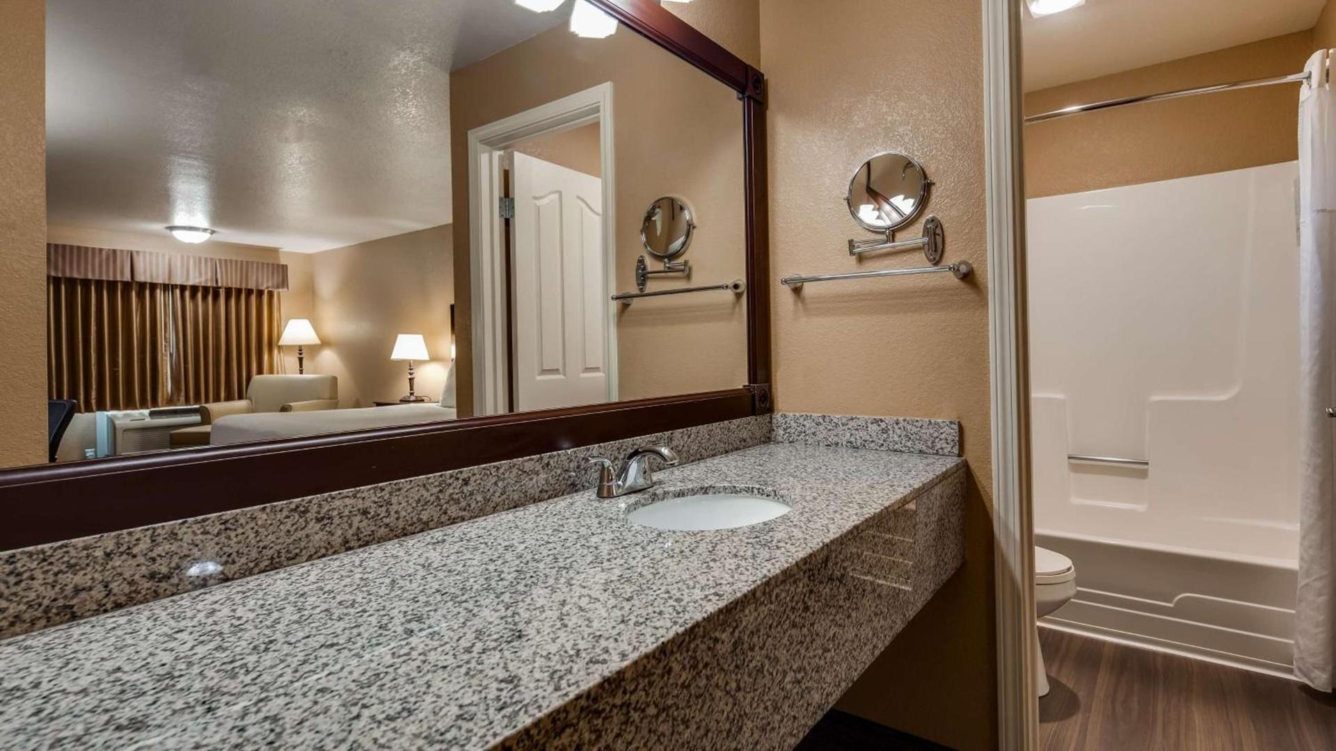 Best Western Country Inn photo 20