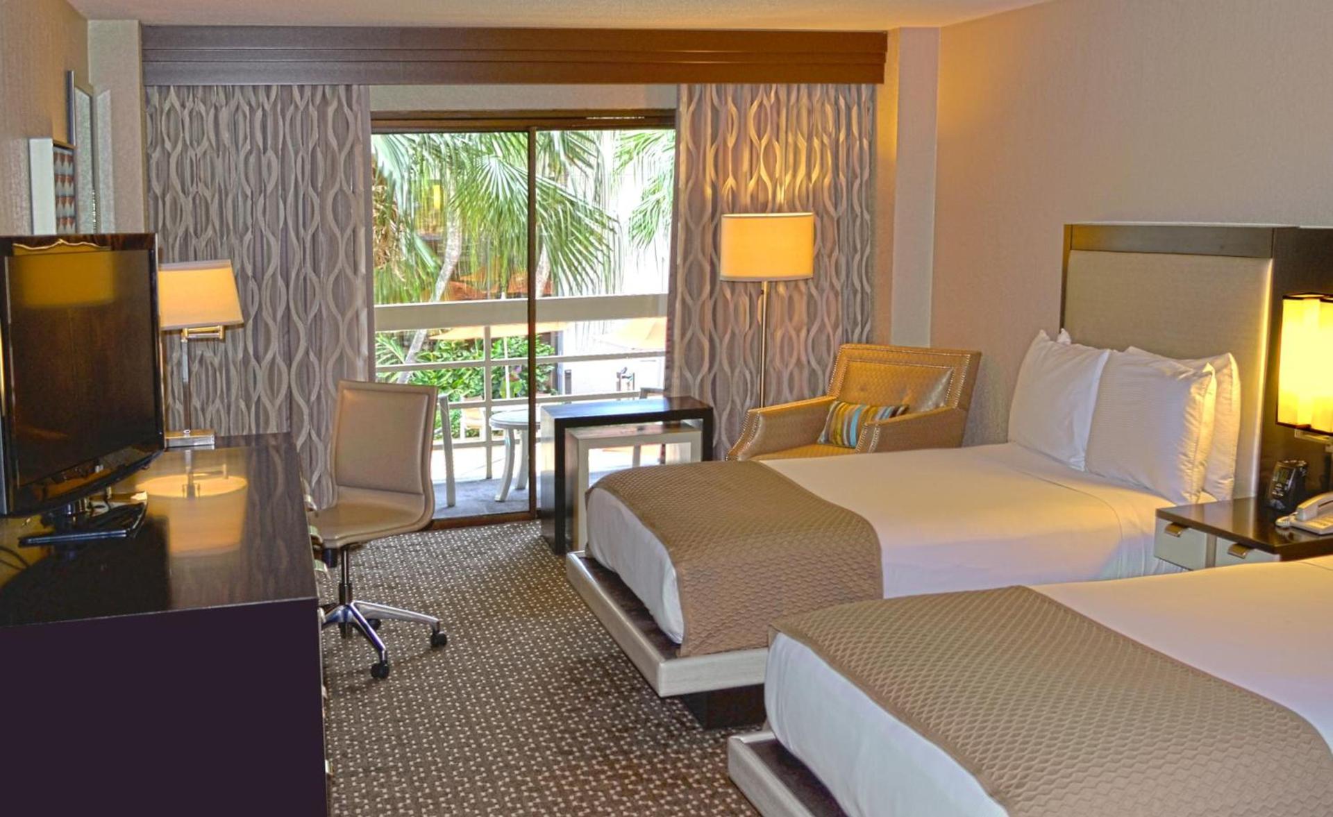 DoubleTree by Hilton Hotel Houston Hobby Airport photo 12