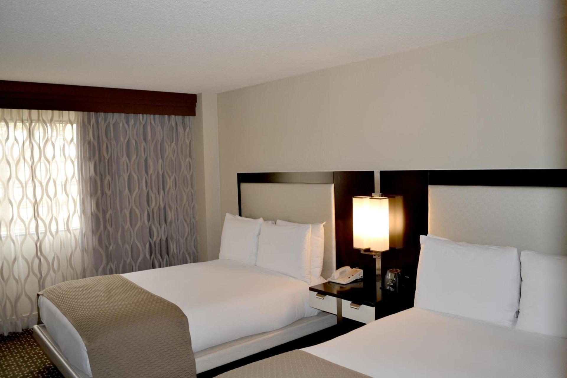 DoubleTree by Hilton Hotel Houston Hobby Airport photo 8