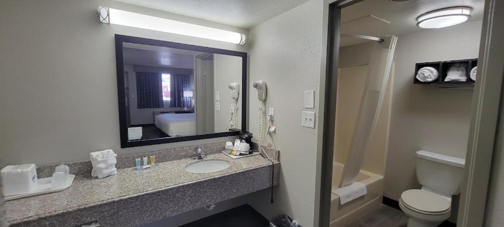 Days Inn by Wyndham Conway photo 52