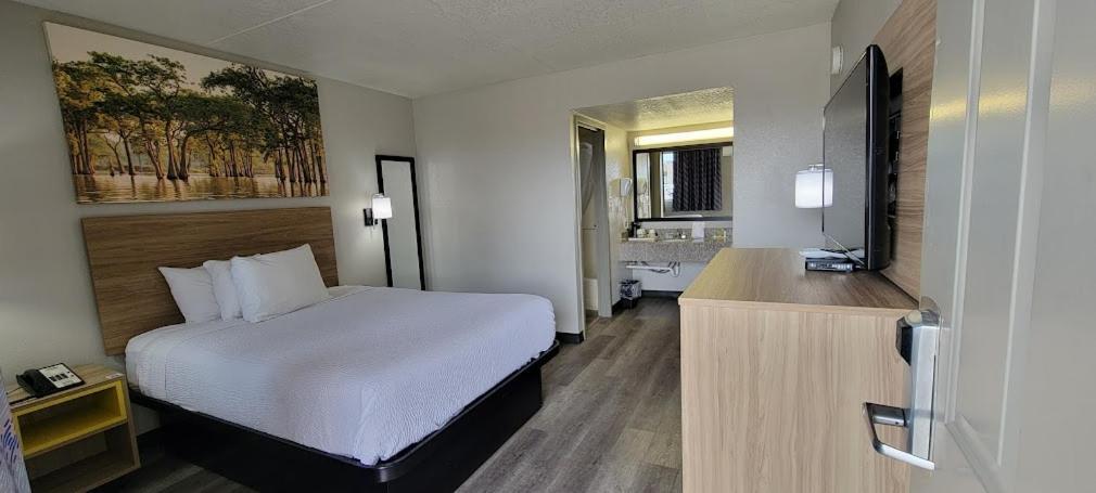 Days Inn by Wyndham Conway photo 54