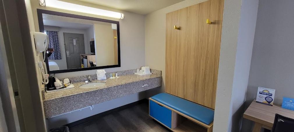 Days Inn by Wyndham Conway photo 58