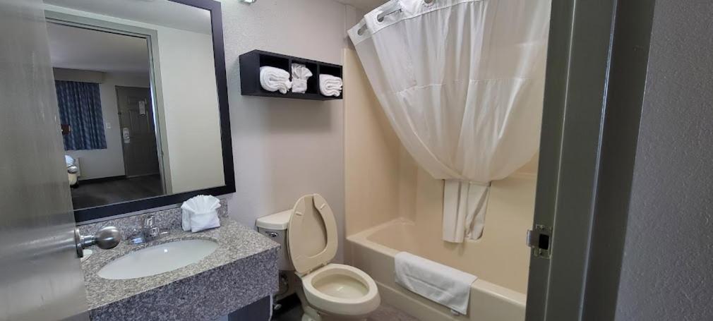 Days Inn by Wyndham Conway photo 69