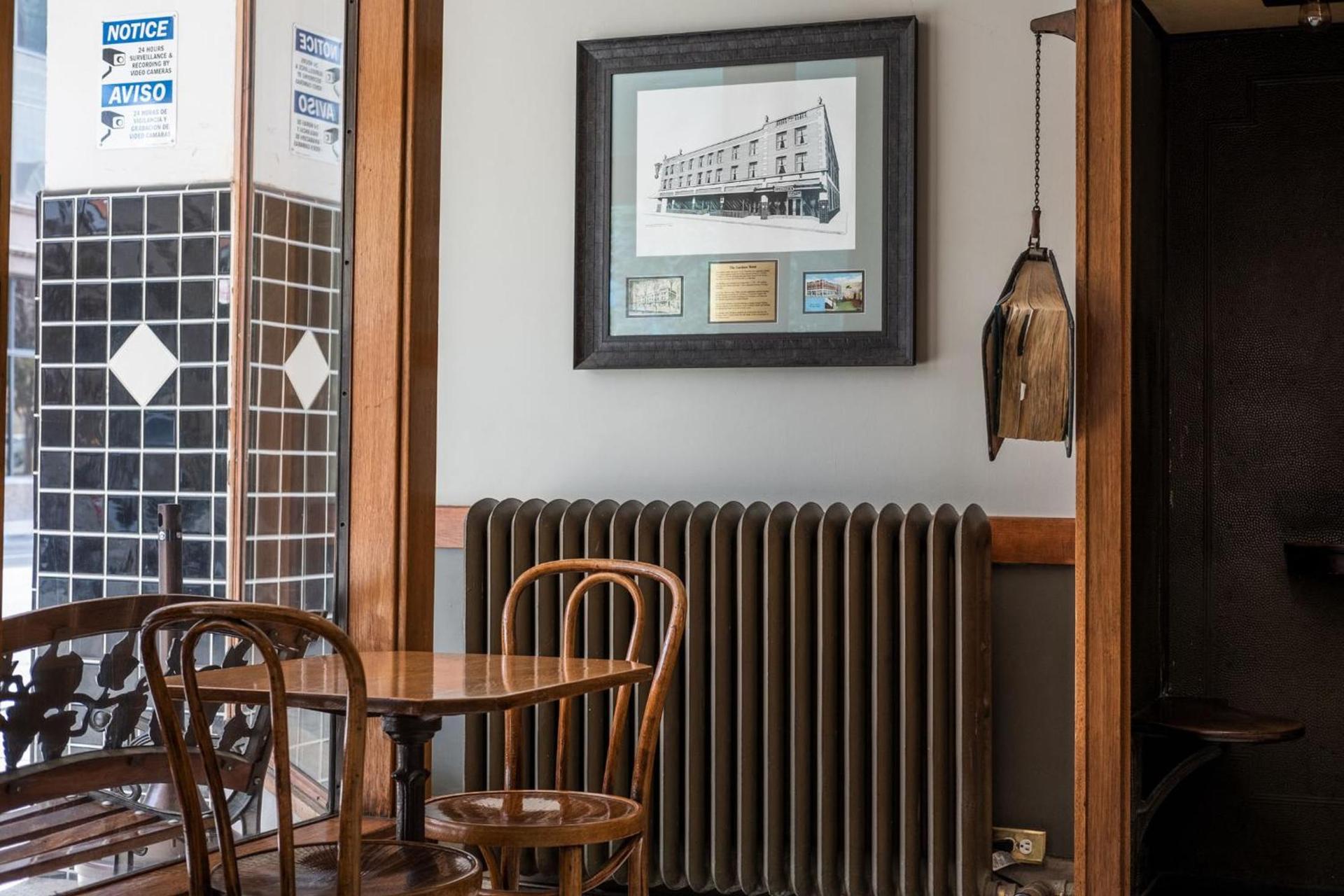 Gardner Hotel & Hostel photo 10
