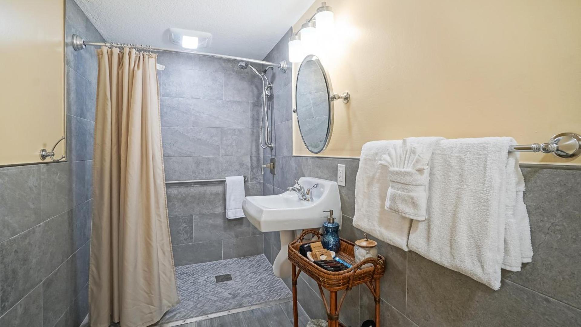 Glunz Ocean Beach Hotel and Resort photo 14