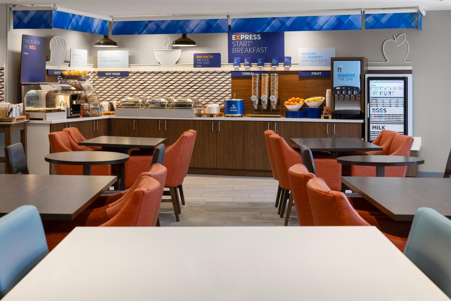 Holiday Inn Express Hotel & Suites Brattleboro by IHG photo 5