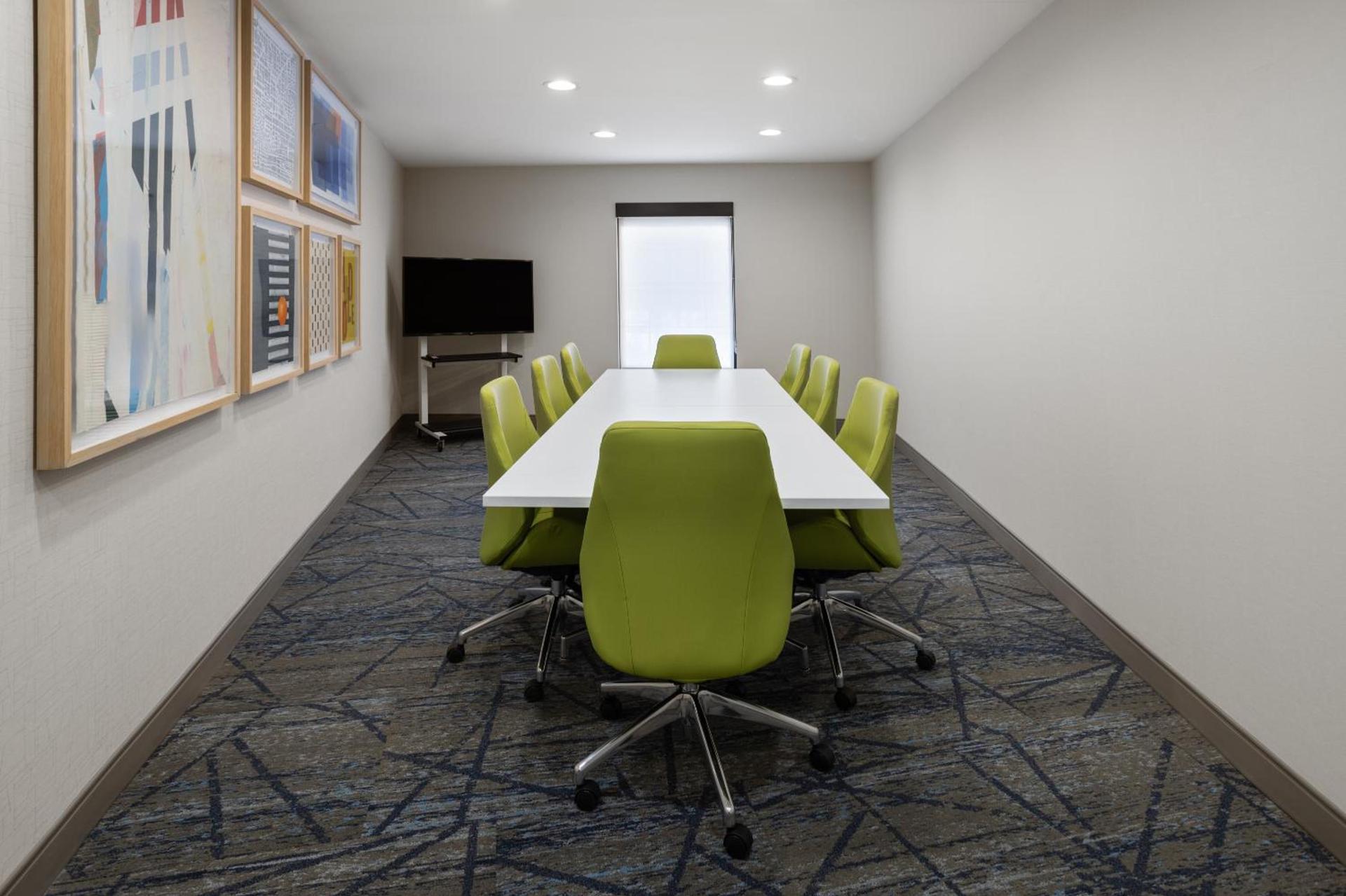 Holiday Inn Express Hotel & Suites Brattleboro by IHG photo 12