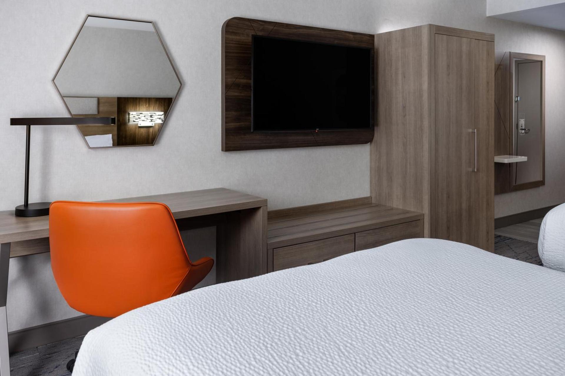 Holiday Inn Express Hotel & Suites Brattleboro by IHG photo 30