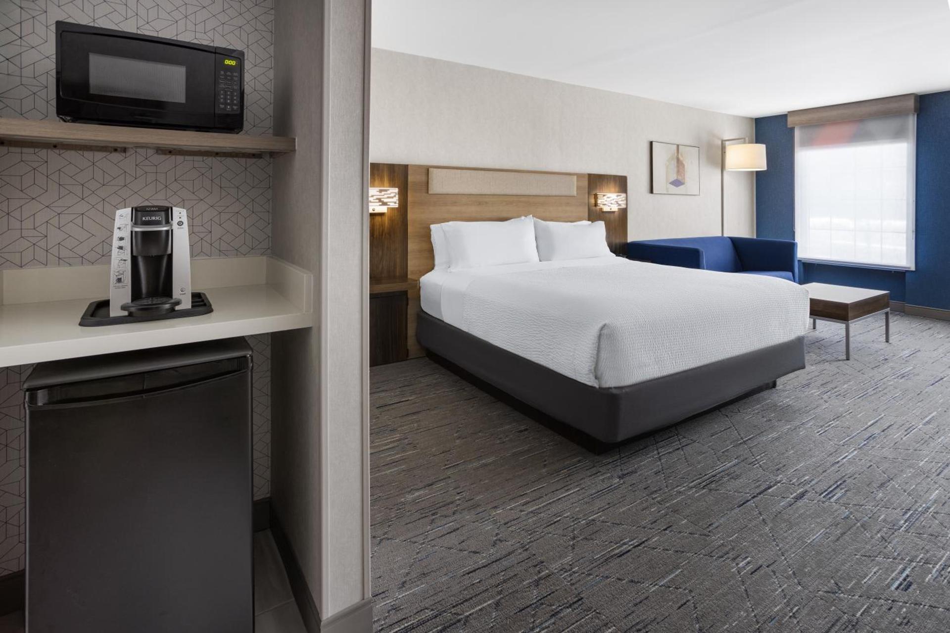 Holiday Inn Express Hotel & Suites Brattleboro by IHG photo 41