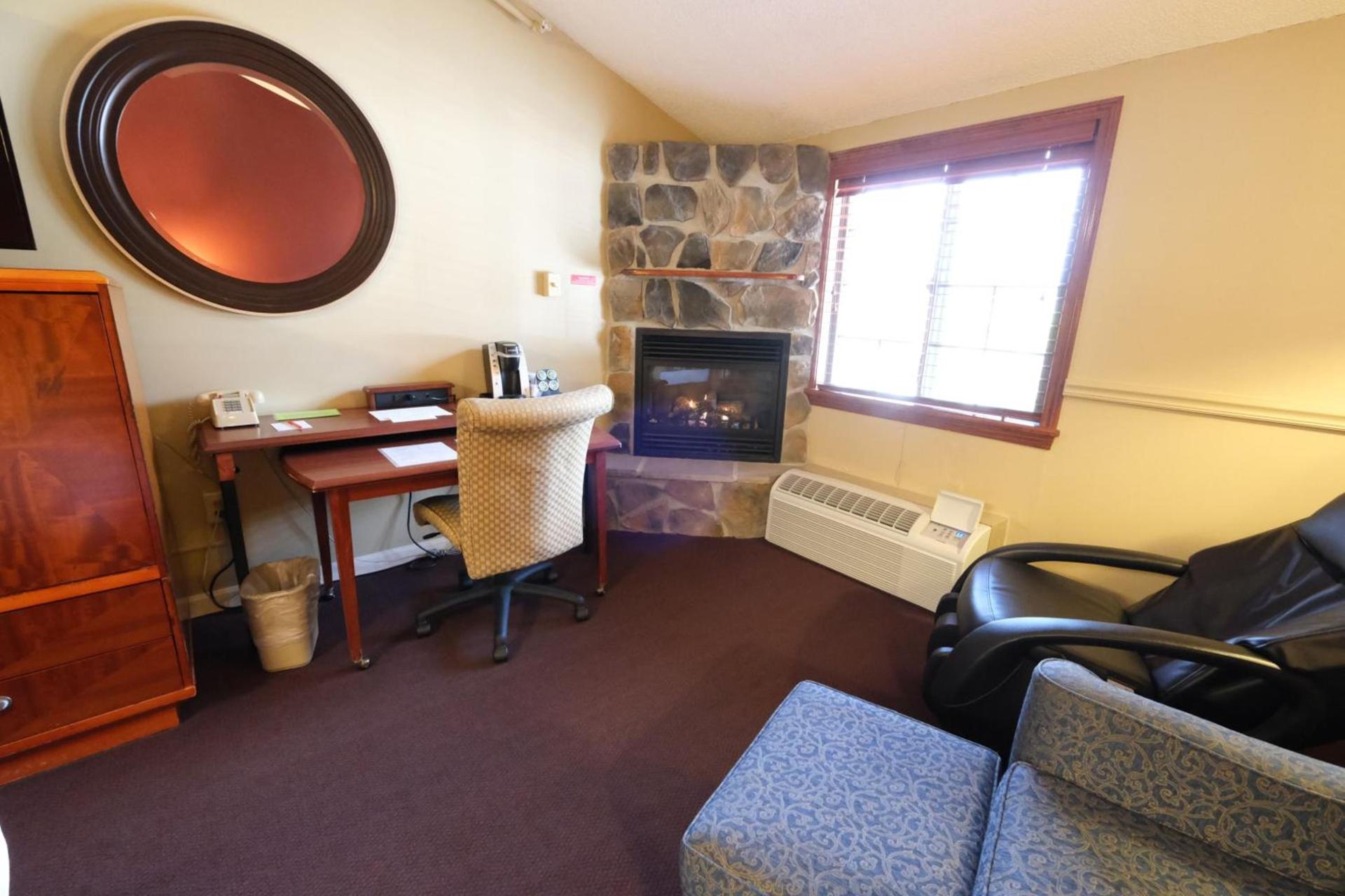 Fireside Inn & Suites West Lebanon photo 34