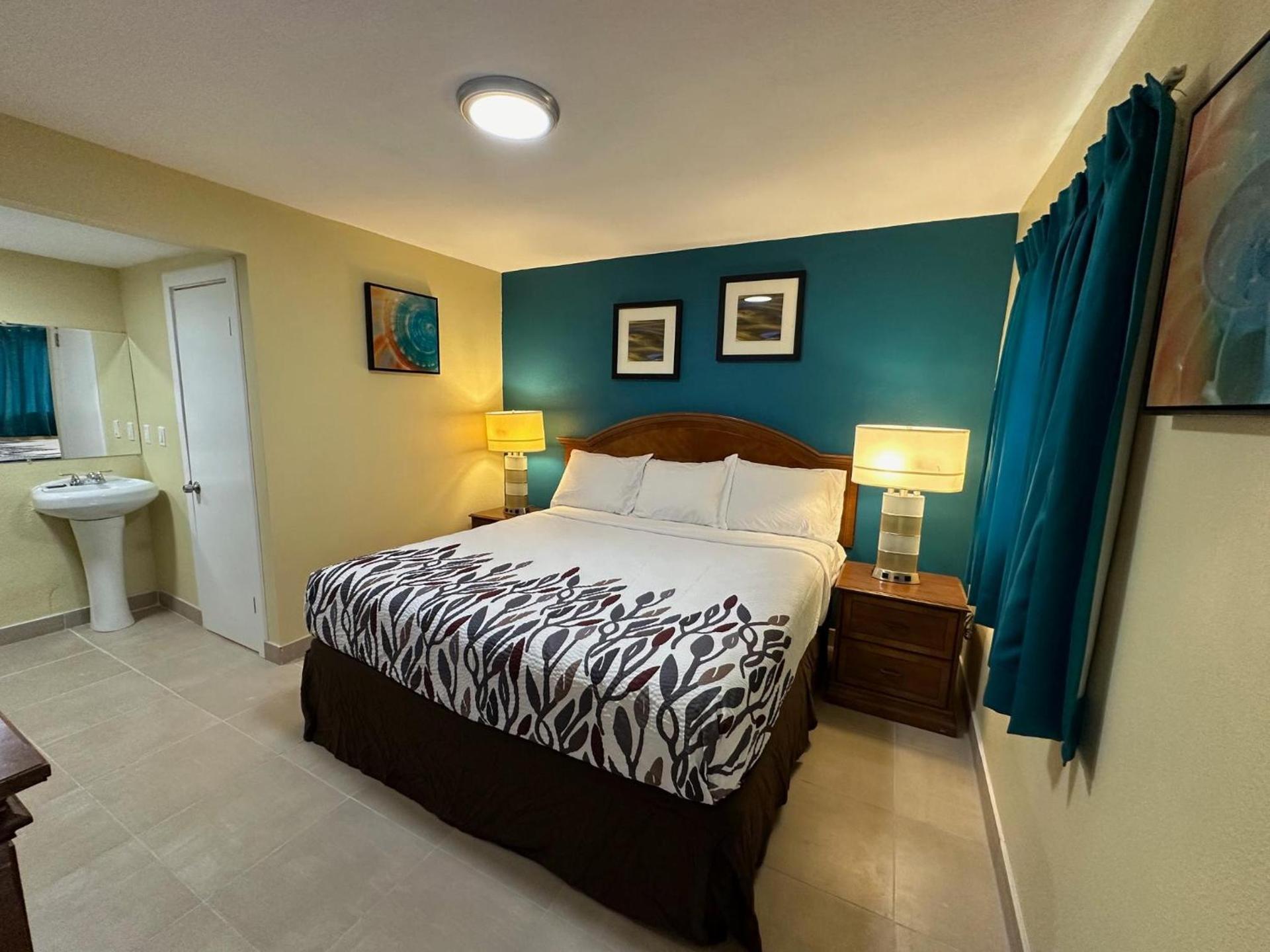 Royal Inn photo 13