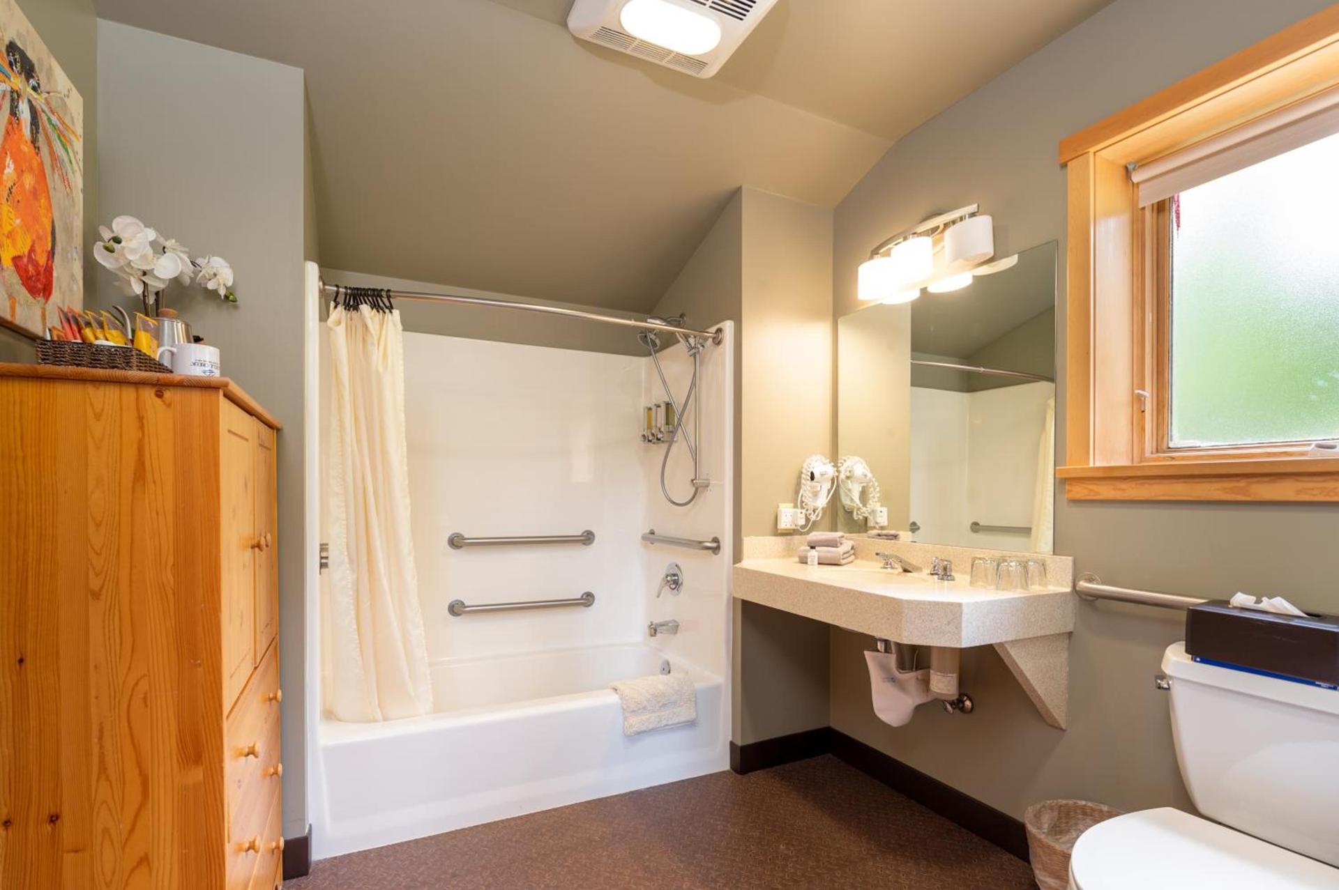 Sleeping Lady Mountain Resort & Spa photo 36
